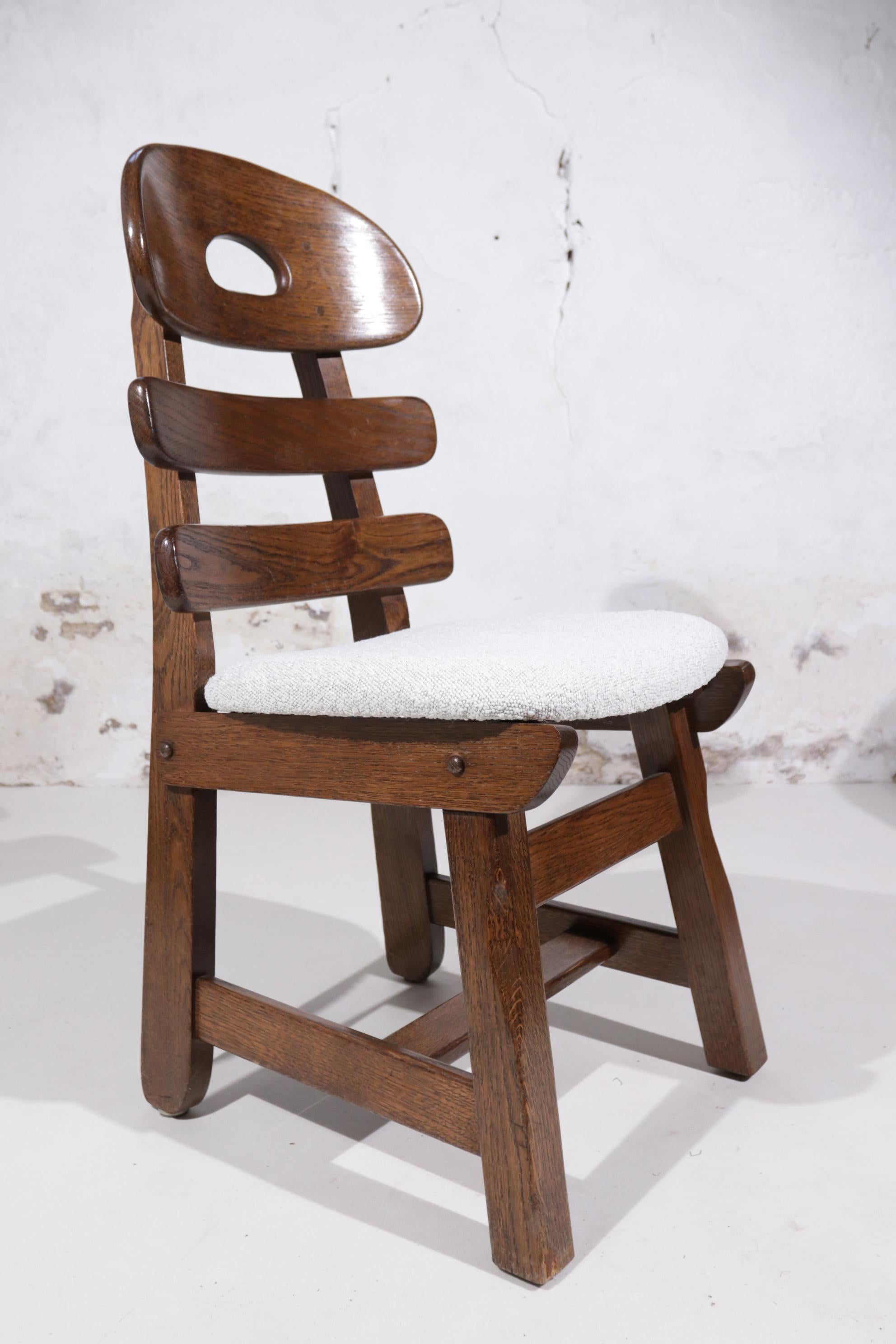 Set of 4 Brutalist Fishbone Chairs Spanish Oak Boucle For Sale 3