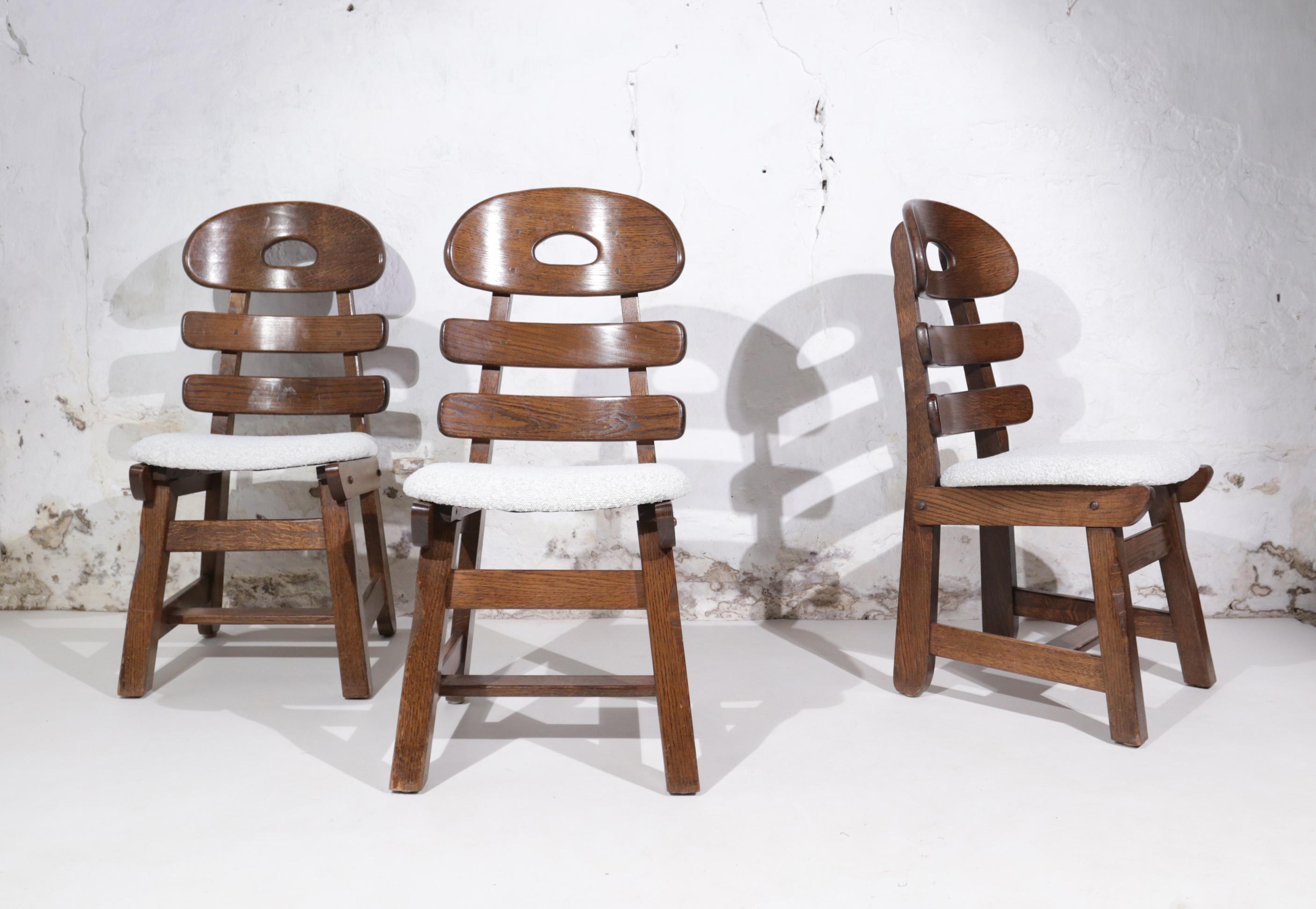 Set of 4 Brutalist Fishbone Chairs Spanish Oak Boucle For Sale 8