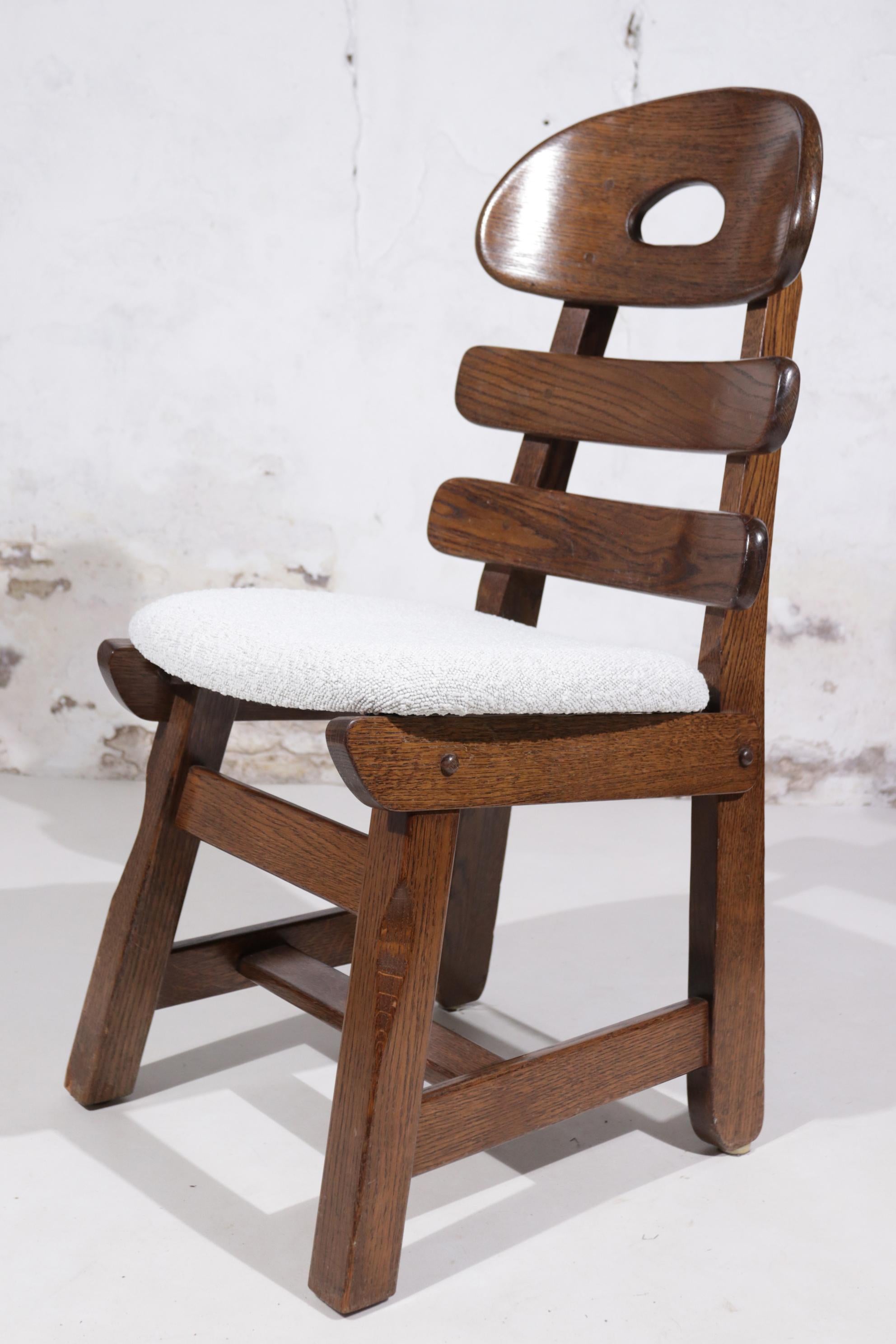 Set of 4 Brutalist Fishbone Chairs Spanish Oak Boucle For Sale 10