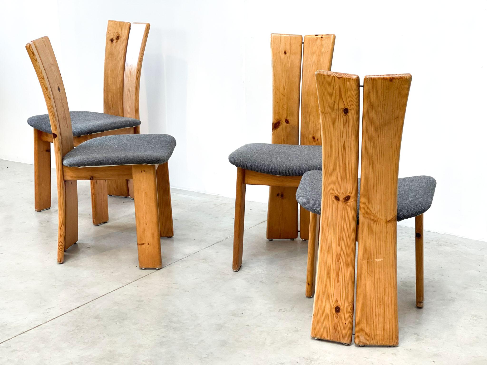Set of 4 Brutalist Oak Chairs For Sale 2