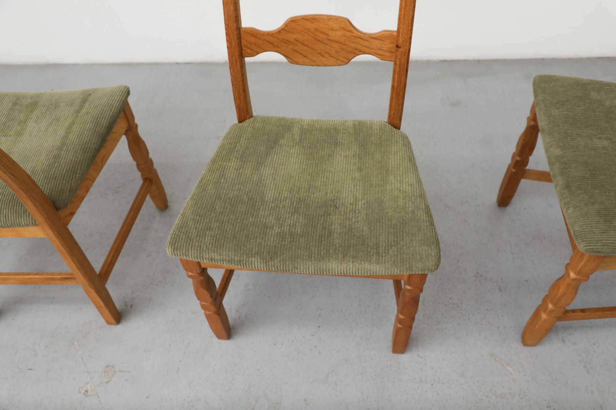Set of 4 Brutalist Oak Decorative Back Dining Chairs by Henning Kjaernulf For Sale 3