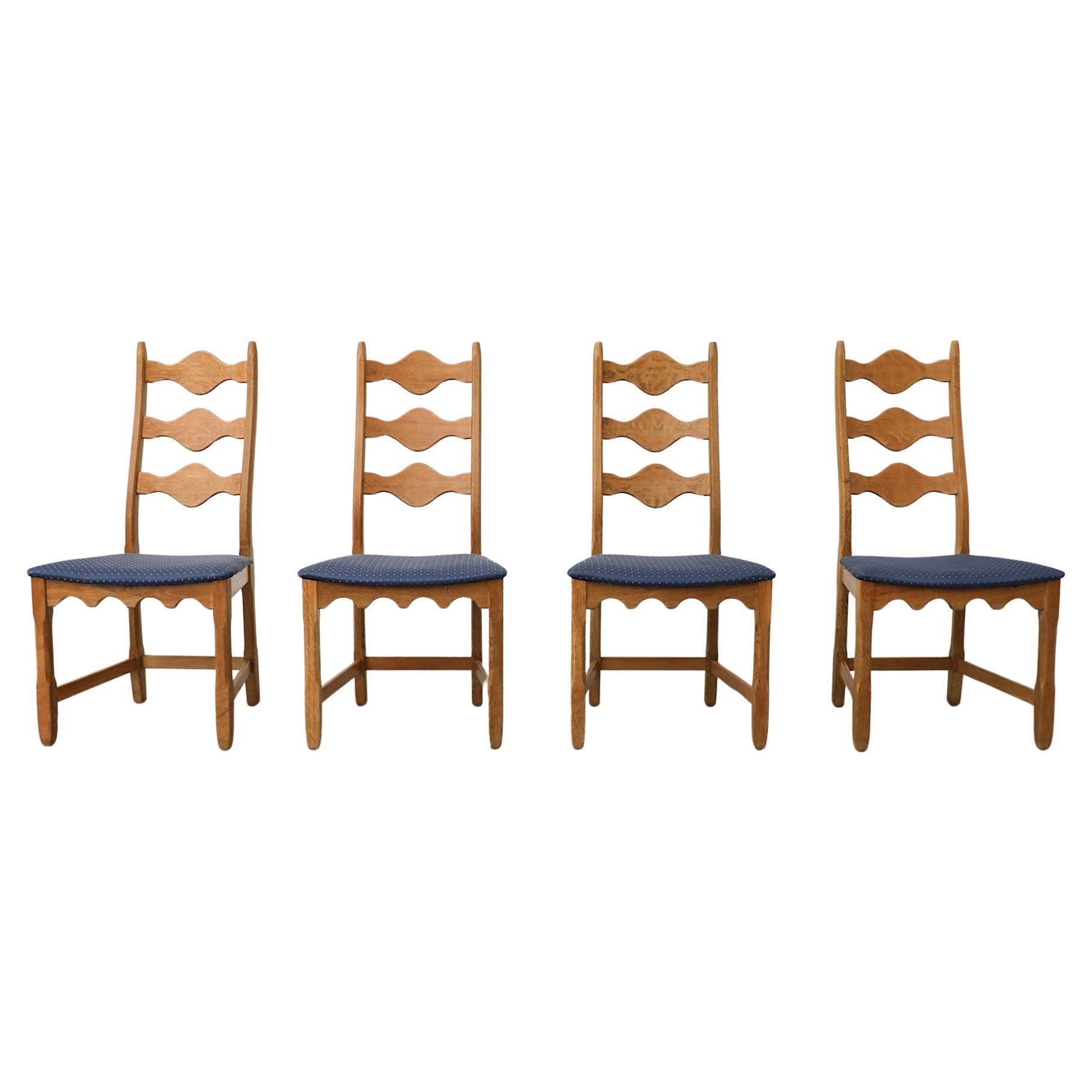 Juego de 4 sillas de comedor con respaldo decorativo de roble Brutalista de Henning Kjaernulf
