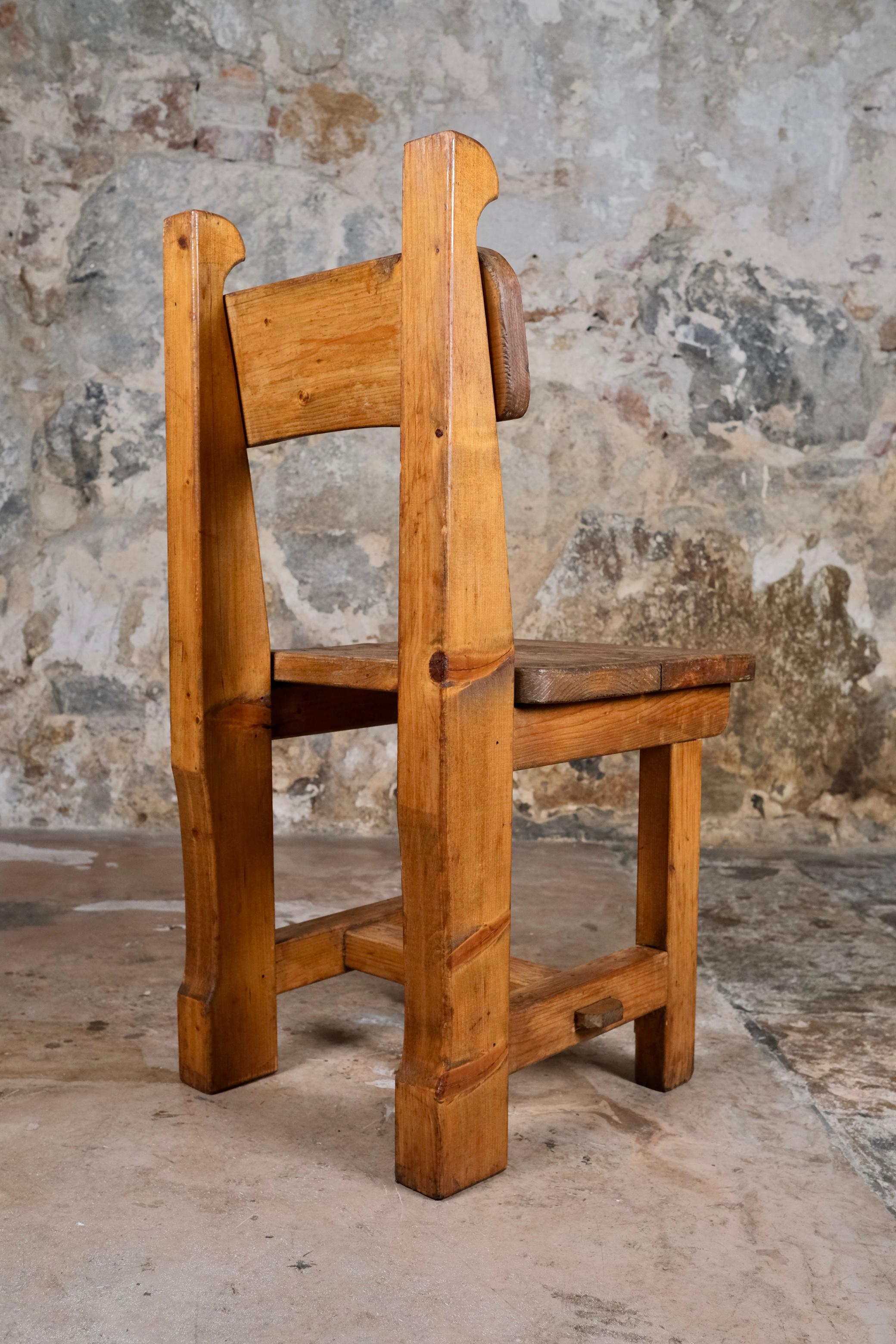 Set di 4 sedie brutaliste in pino, made in Italy, anni '60 in vendita 4