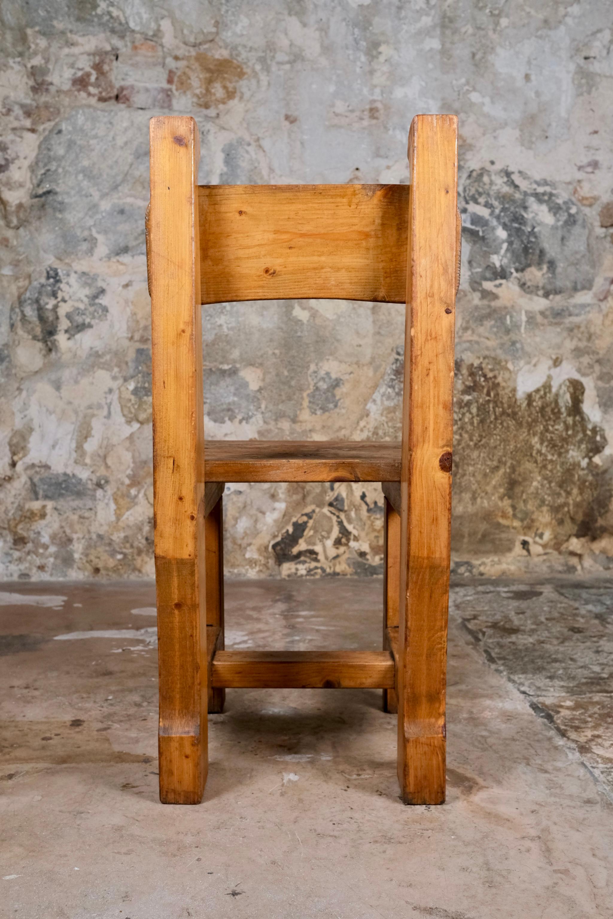 Set di 4 sedie brutaliste in pino, made in Italy, anni '60 in vendita 5