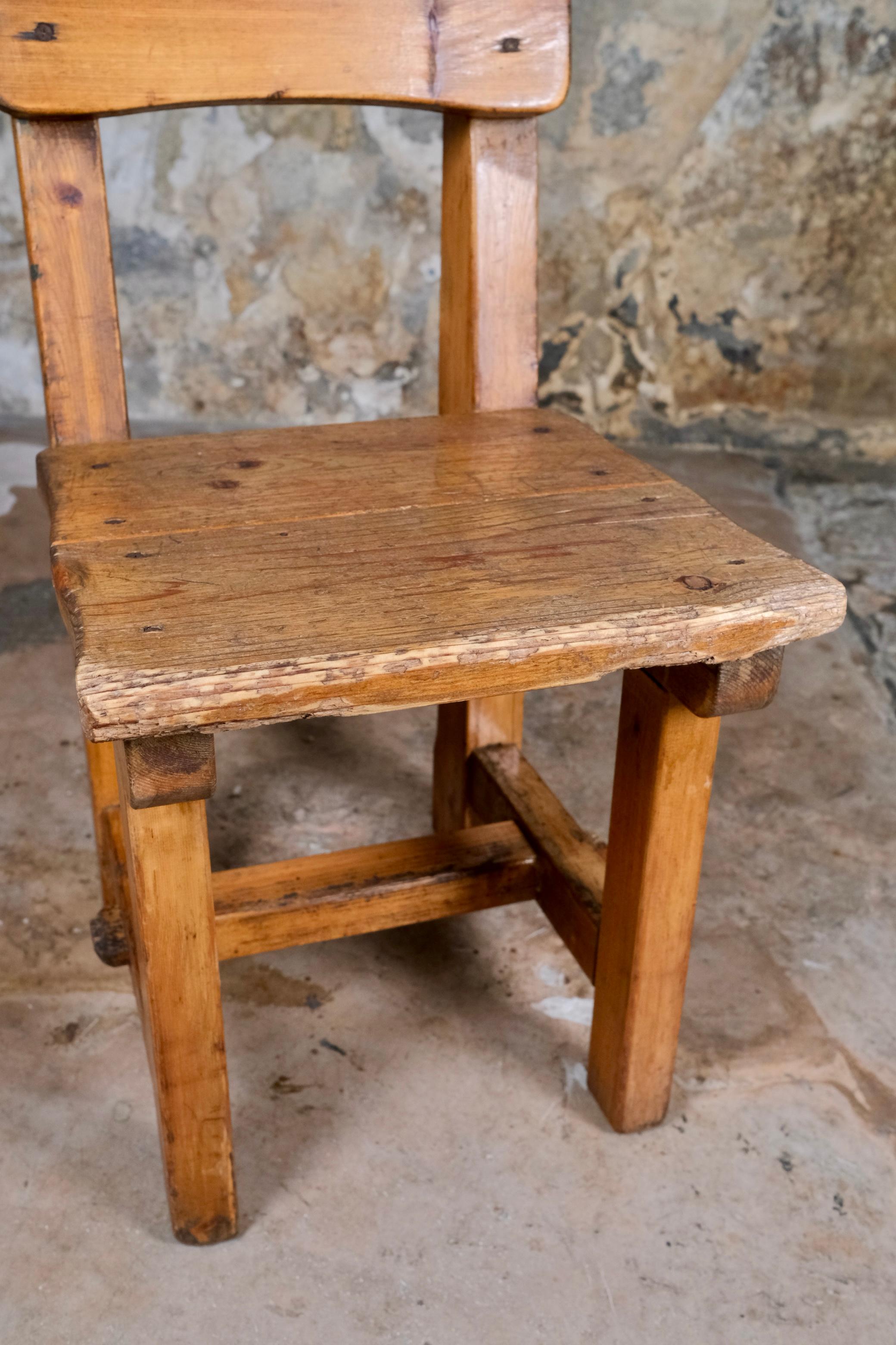 Set di 4 sedie brutaliste in pino, made in Italy, anni '60 in vendita 8