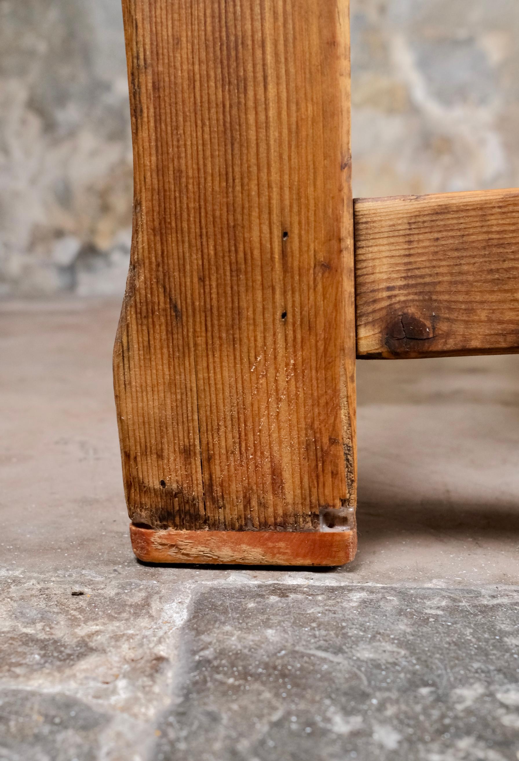 Set di 4 sedie brutaliste in pino, made in Italy, anni '60 in vendita 12