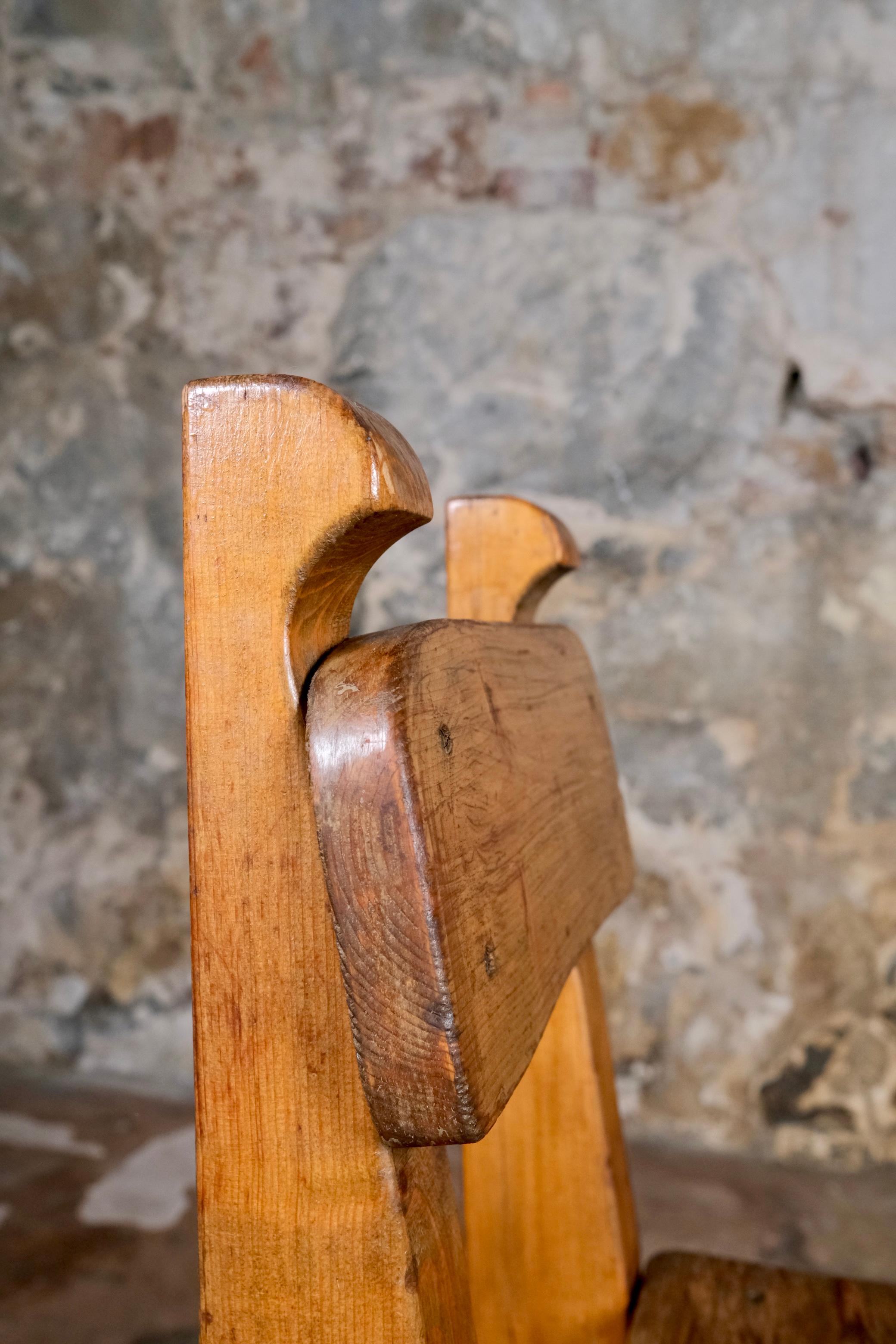 Set di 4 sedie brutaliste in pino, made in Italy, anni '60 in vendita 1