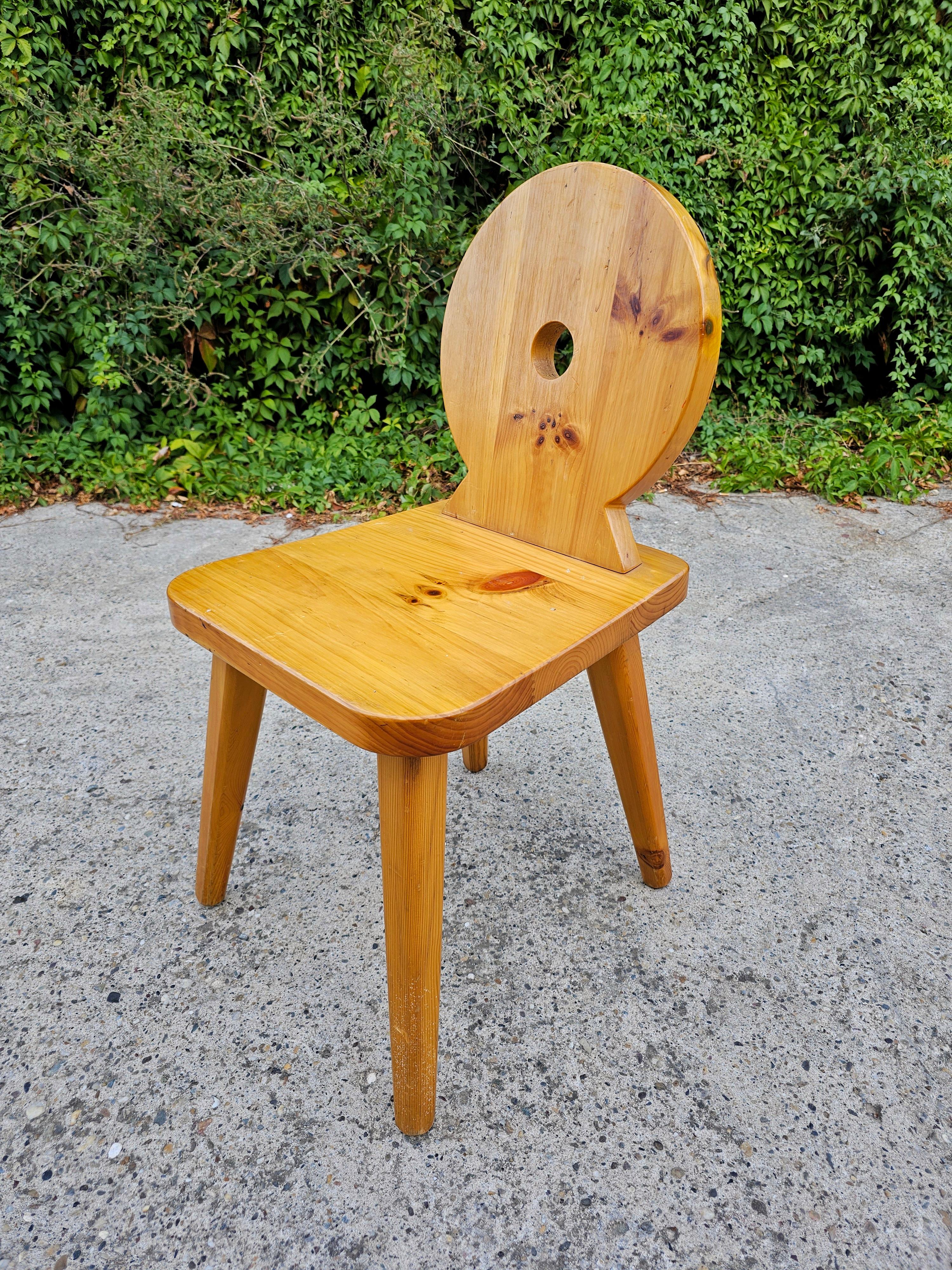 Set of 4 Brutalist Sculptiral Chairs done in pine, attr. to Gilbert Marklund For Sale 2