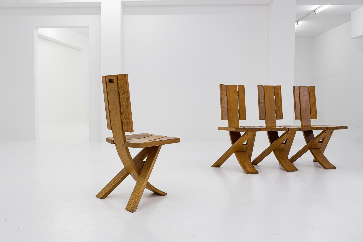 20th Century Set of 4 brutalist, sculptural Ebénisterie Seltz dining chairs, France, 1970s For Sale