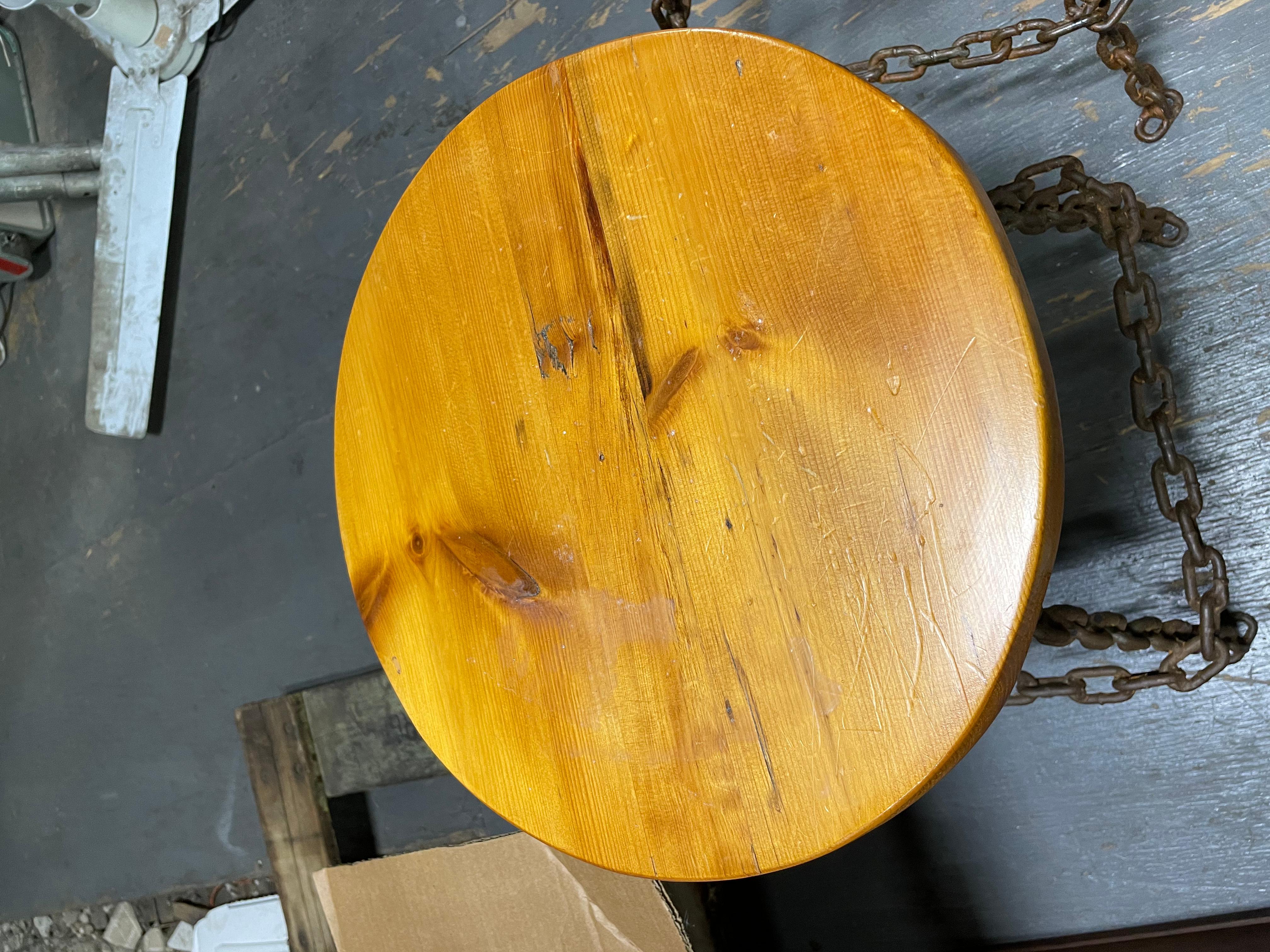 Ensemble de 4 tabourets de bar brutalistes en bois et chaîne de marine soudée - années 1970 en vente 2