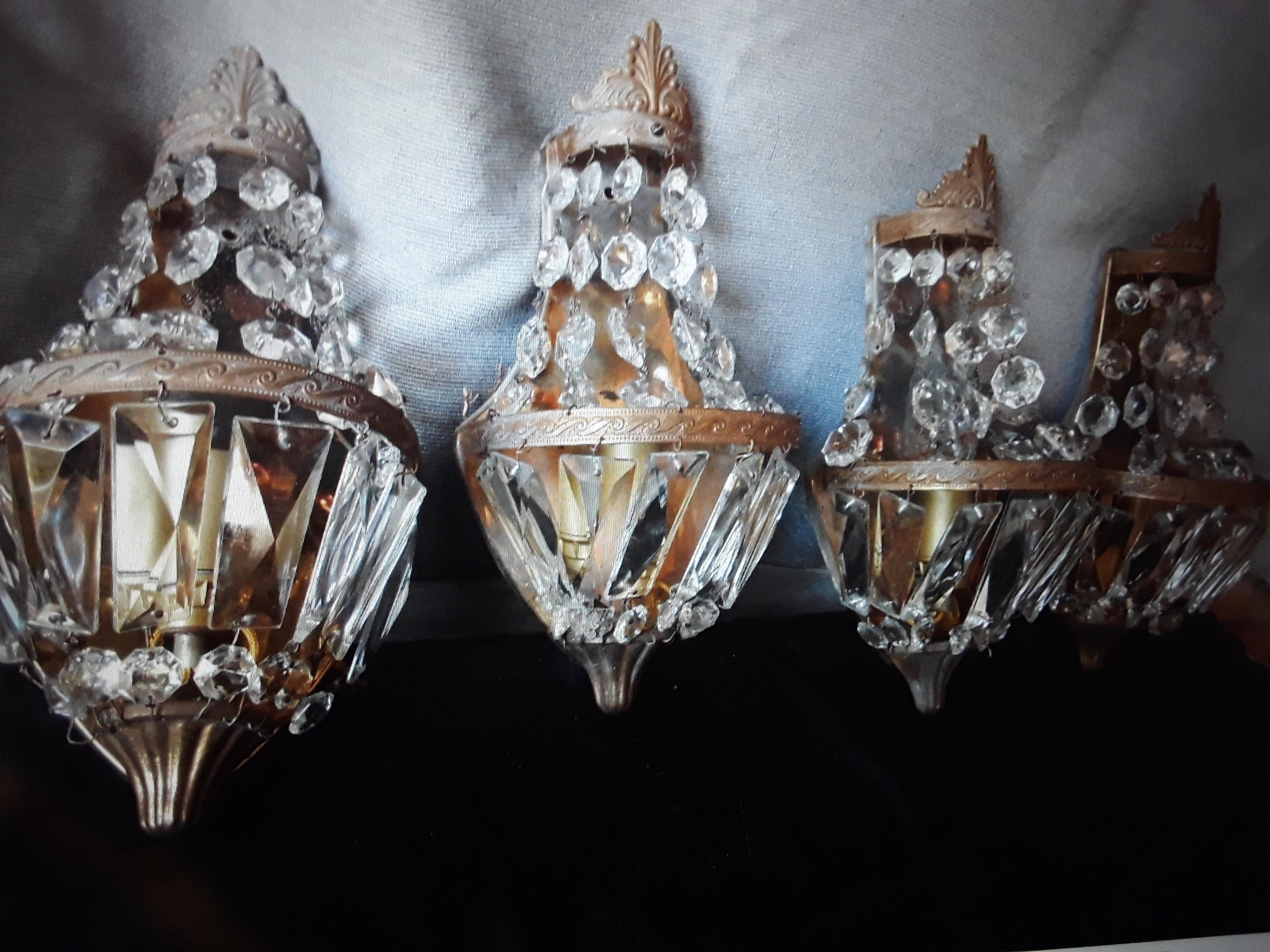 Satz von 4 c1920's Französisch Louis XVI-Stil Bronze w / Cascading Crystal Wandleuchter im Angebot 9