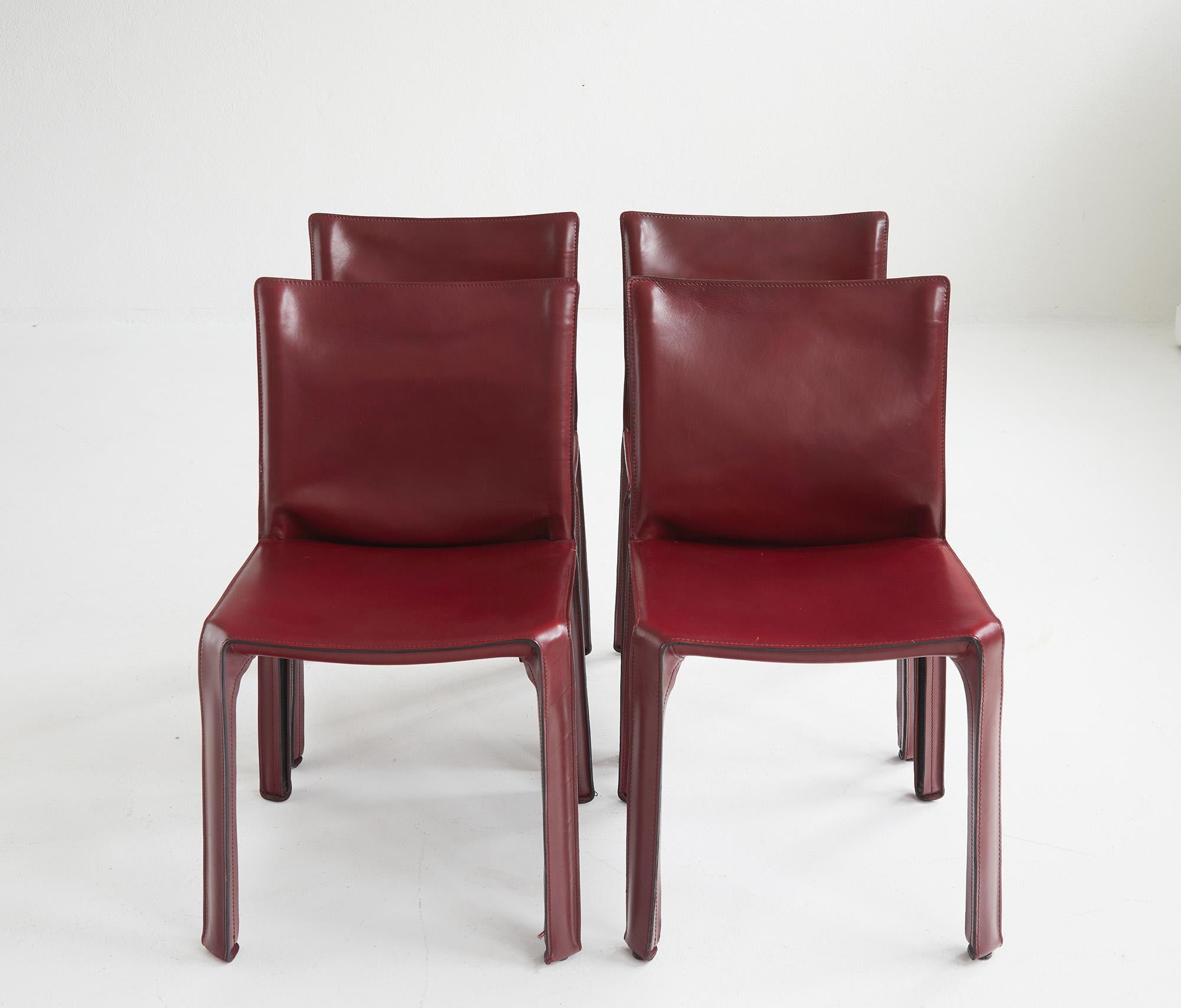 Mid-Century Modern Set of 4 CAB burgundy leather chairs by Mario Bellini for Cassina, Italy  For Sale