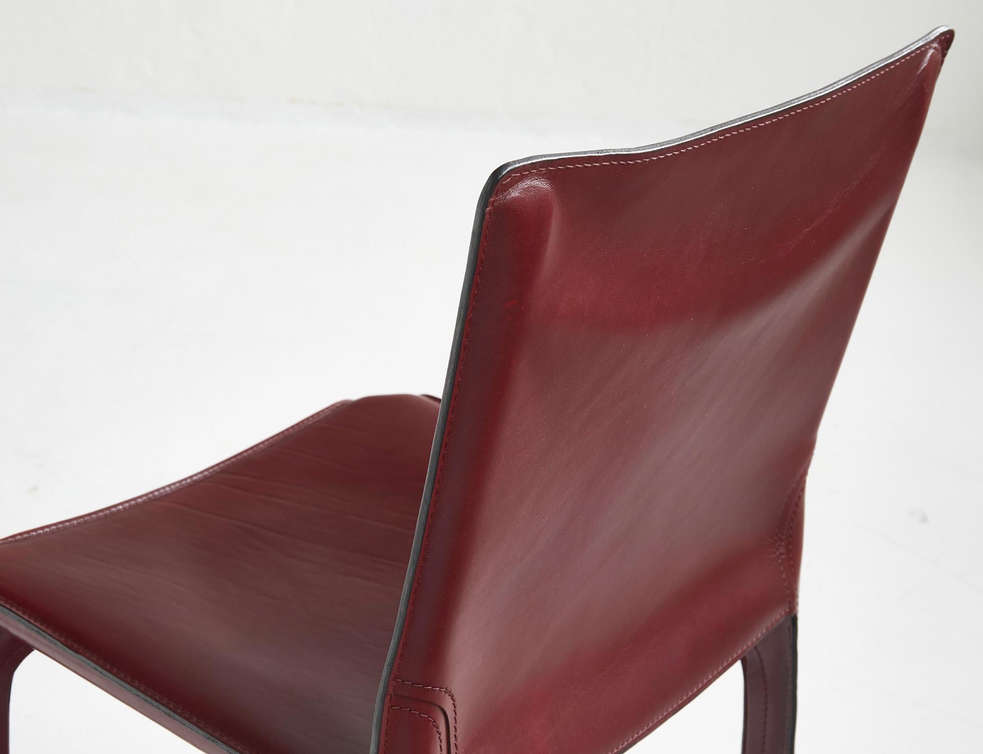 Late 20th Century Set of 4 CAB burgundy leather chairs by Mario Bellini for Cassina, Italy  For Sale
