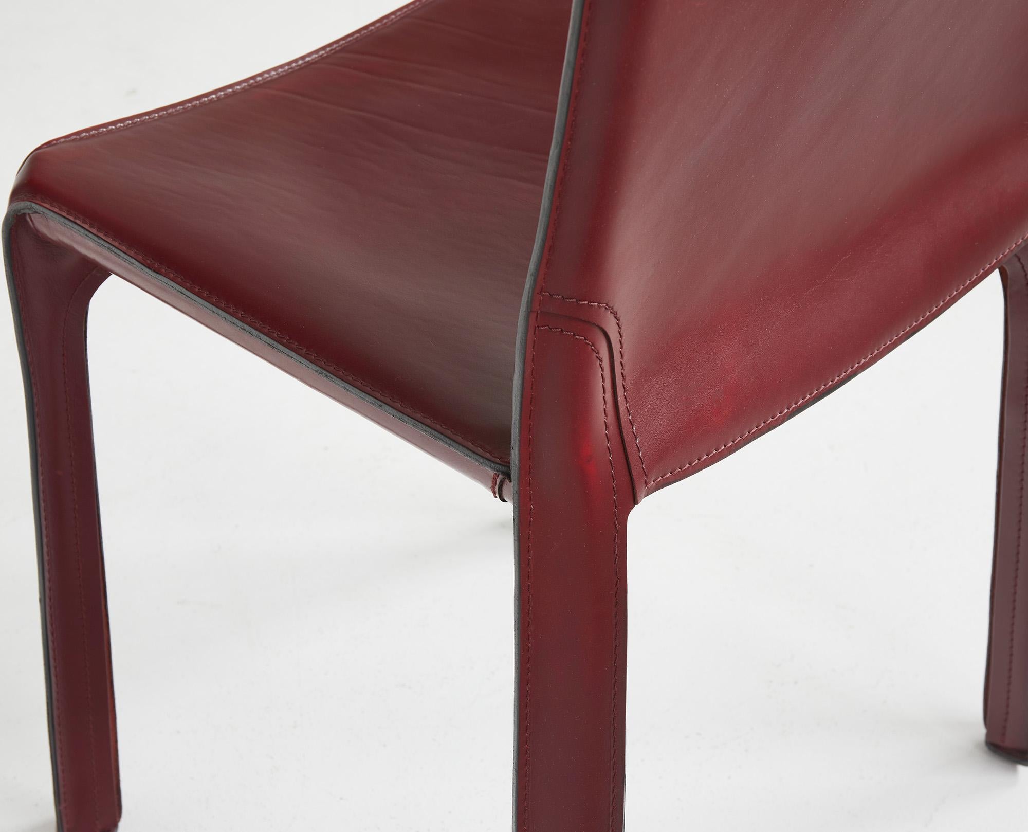 Metal Set of 4 CAB burgundy leather chairs by Mario Bellini for Cassina, Italy  For Sale