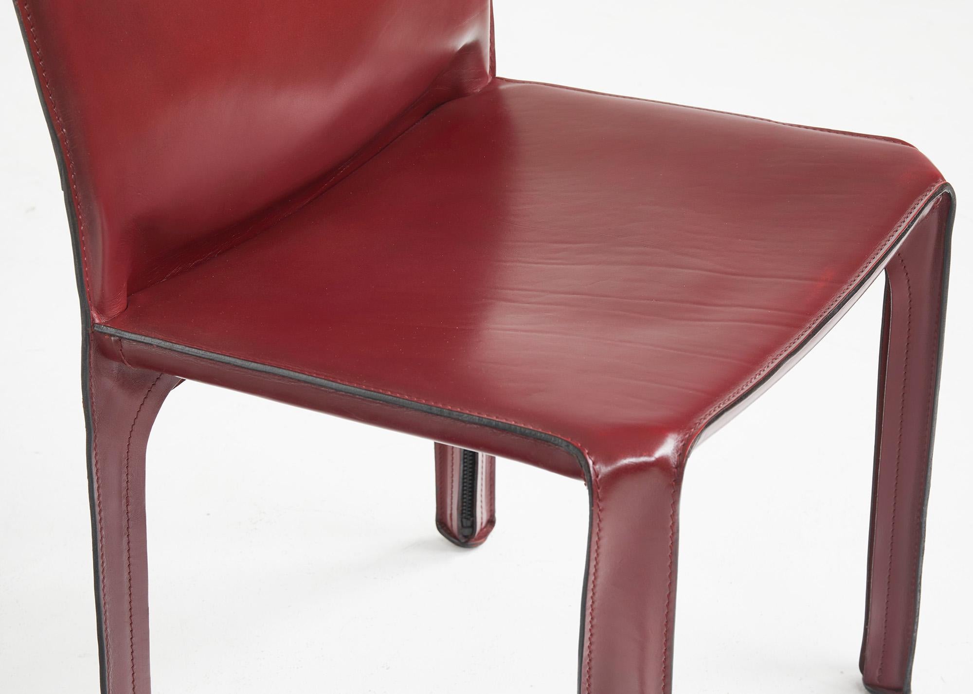 Ensemble de 4 chaises CAB en cuir bordeaux de Mario Bellini pour Cassina, Italie  en vente 1