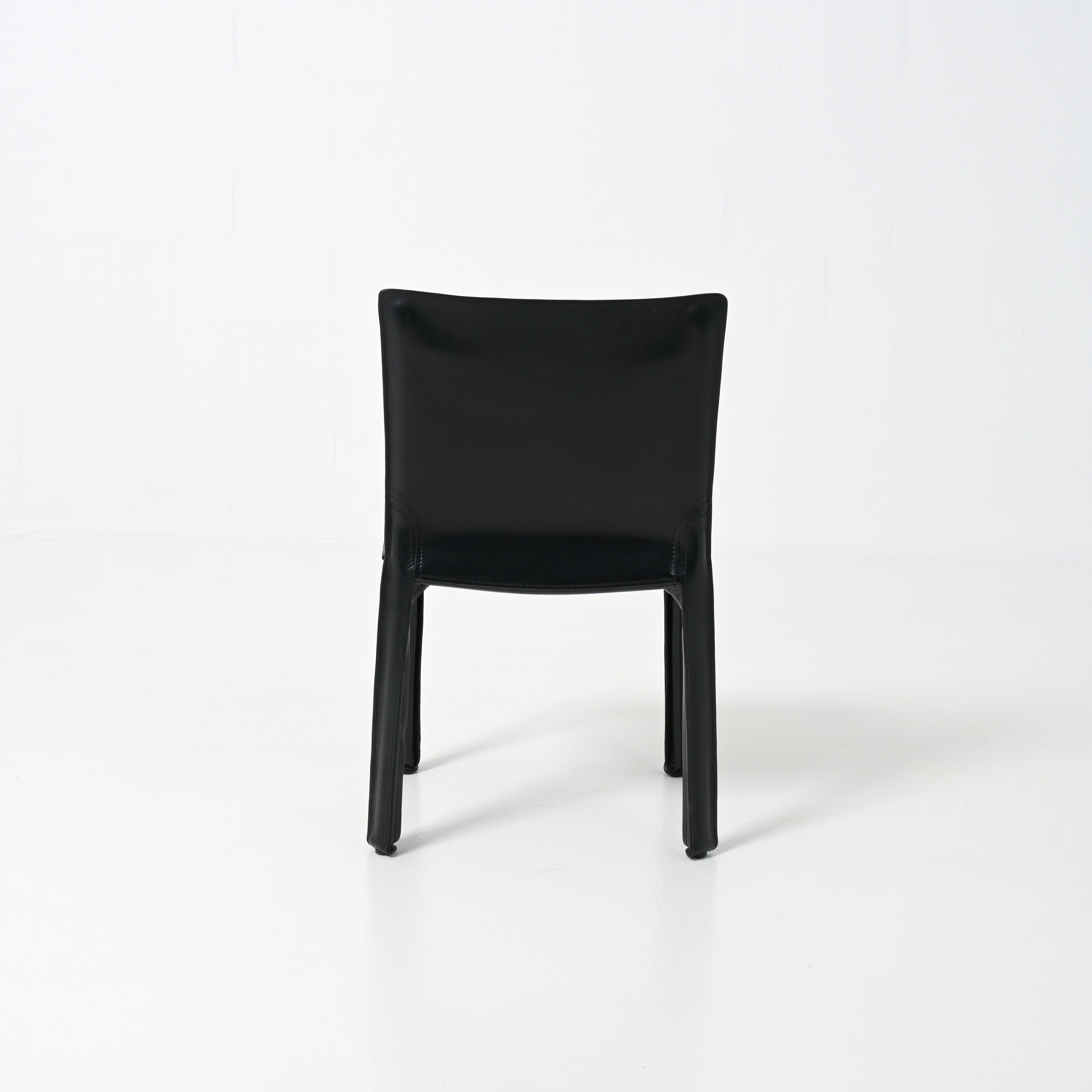 Satz von 4 CAB-Stühlen von Mario Bellini für Cassina im Angebot 9