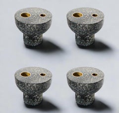 Ensemble de 4 bougeoirs. De la série Tempera