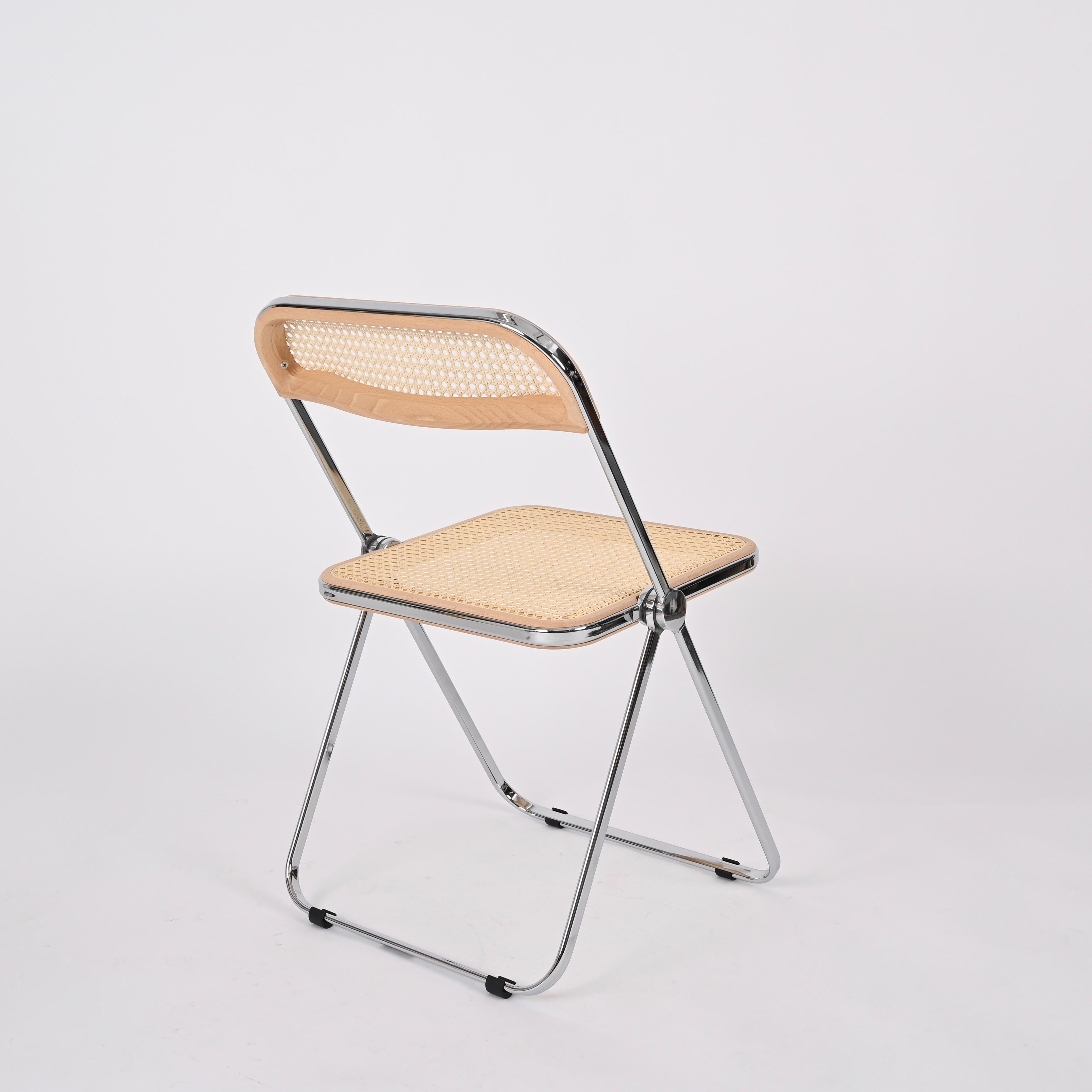 Ensemble de 4 chaises italiennes « Plia » en rotin et chrome, Piretti pour Castelli, 1970 Excellent état - En vente à Roma, IT