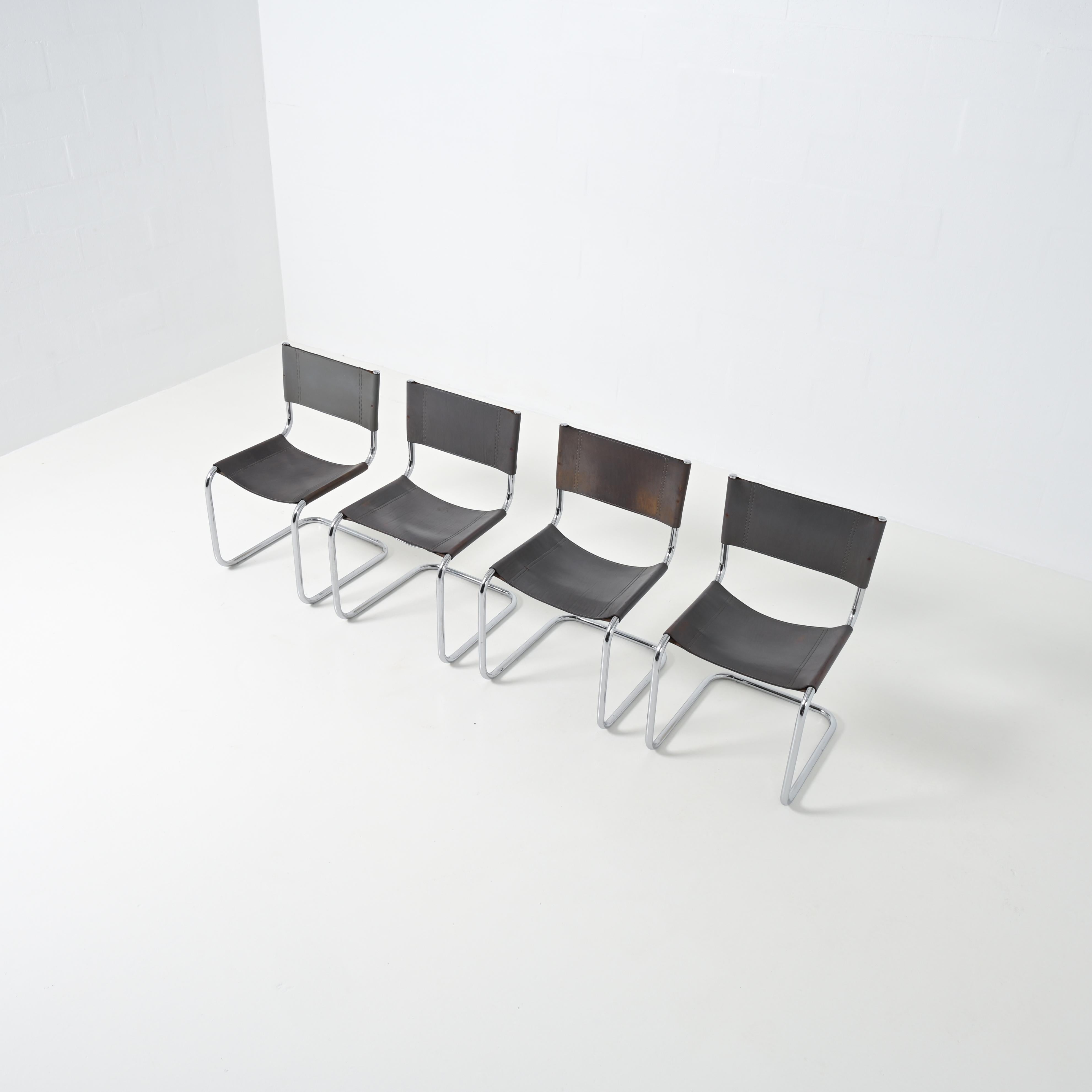 Mid-Century Modern Ensemble de 4 chaises cantilever de Mart Stam pour Fasem en vente