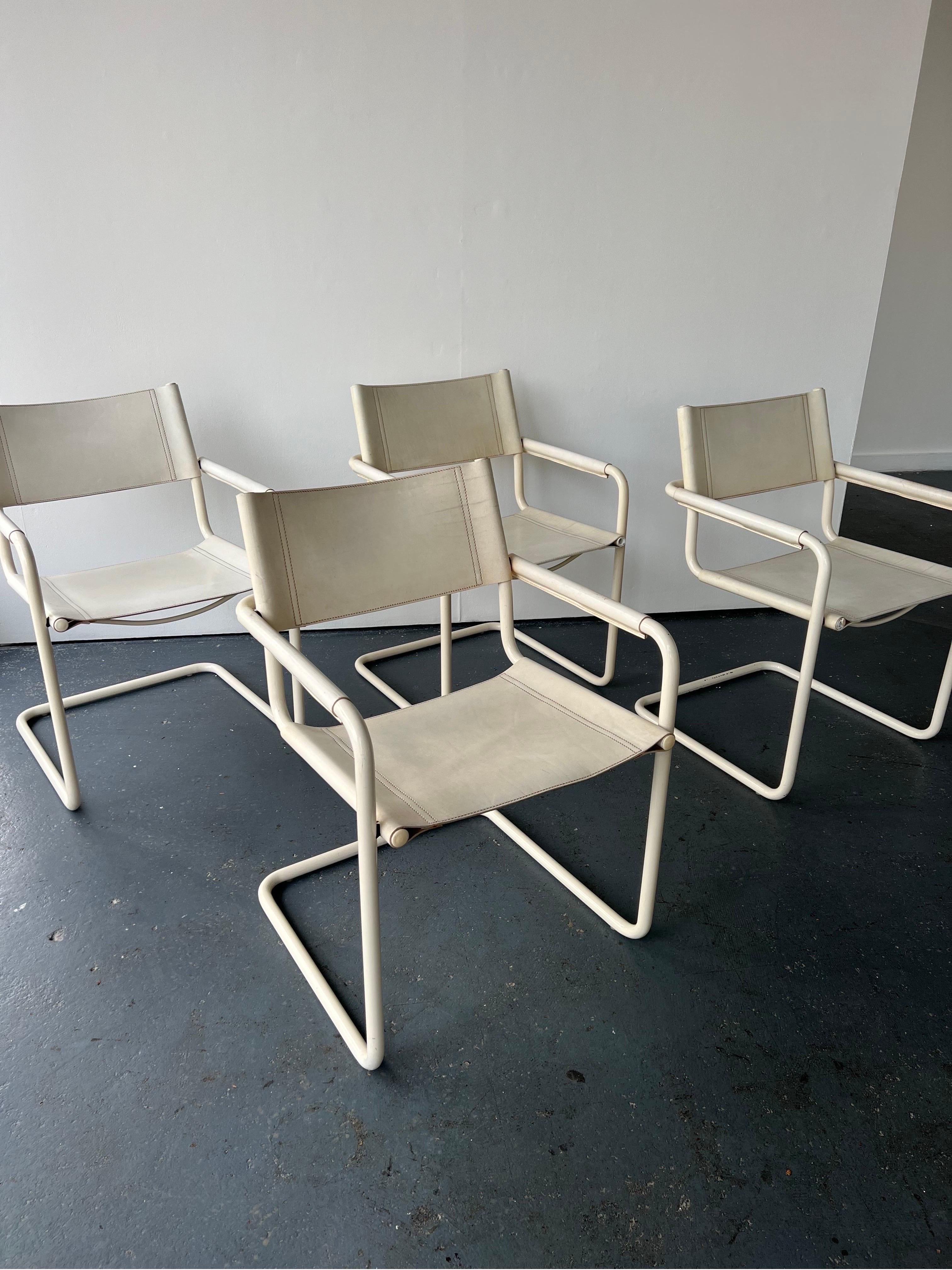 Set of x4 Cantilevered MG5 Dining Chairs Designed by Marcel Breuer Made by Matteo Grassi

Stunning set of four Breuer designed dining chairs in white leather with tubular white metal cantilevered frames. These classic 1970's version of the iconic