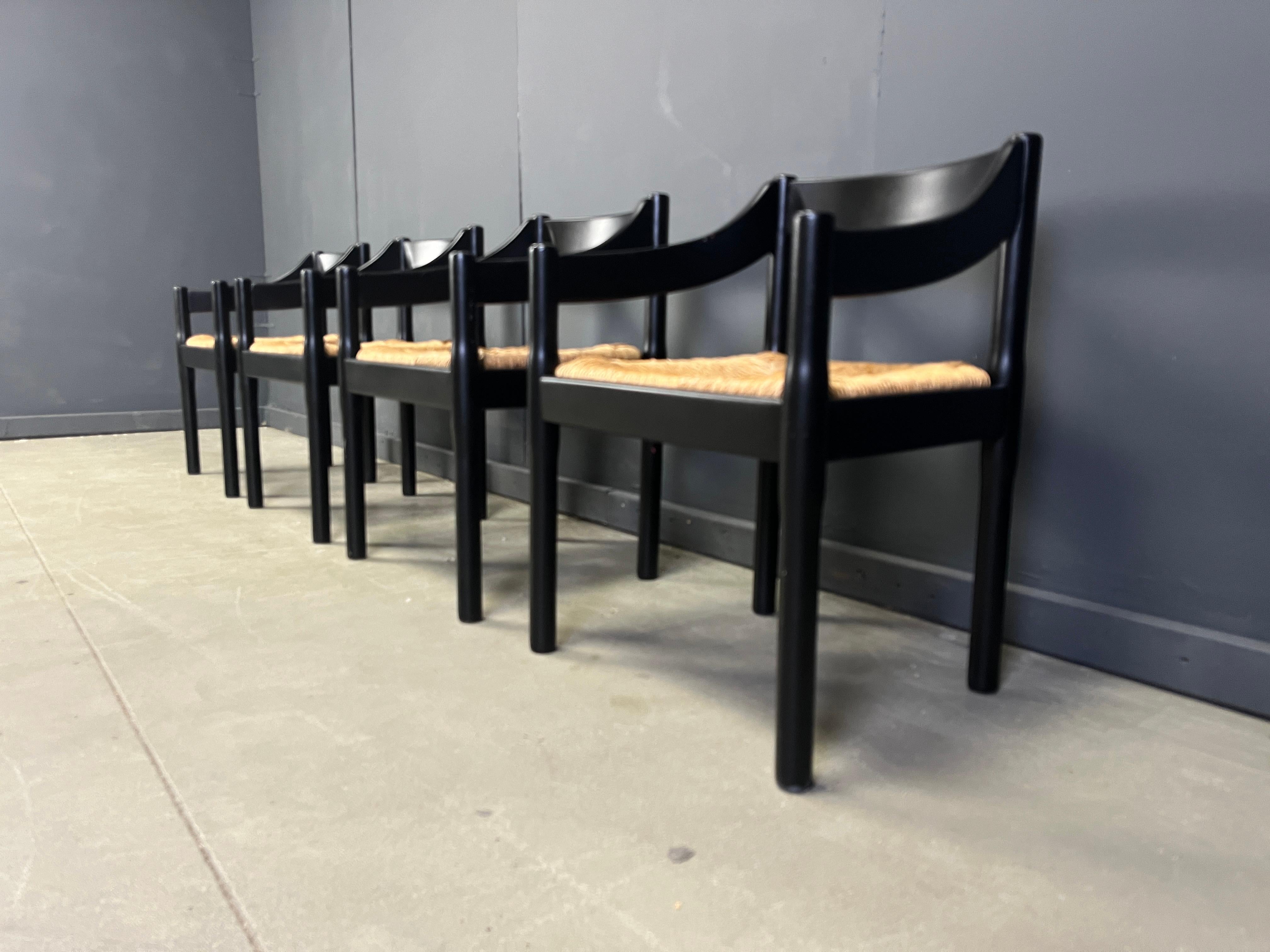 Set of 4 carimate armchairs by Vico Magistretti, 1960s In Good Condition For Sale In Leuven, Vlaams Gewest