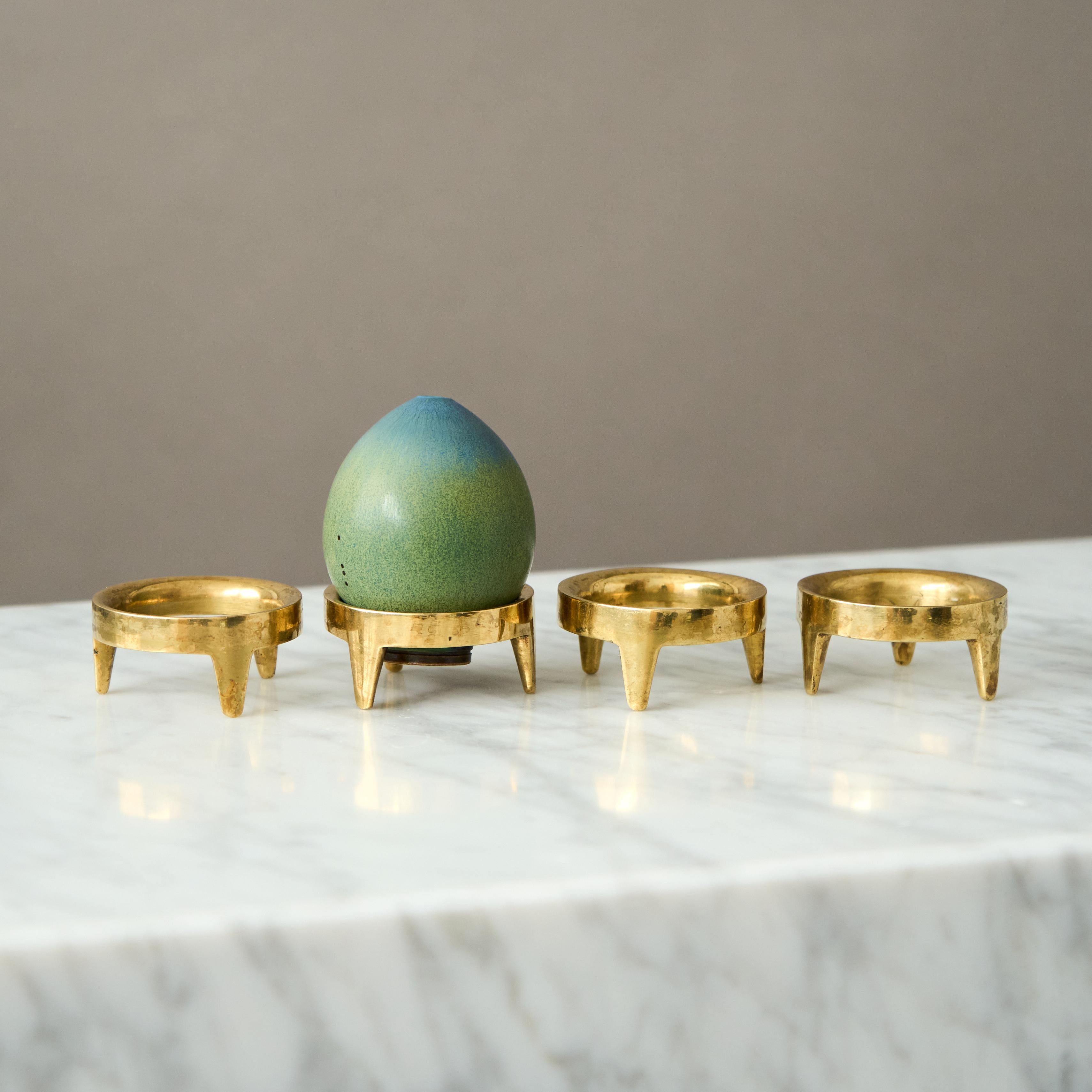 Set of 4 Carl Aubock 1950s Brass Egg Cups Holders for Illums Bolighus, Denmark Danés en venta