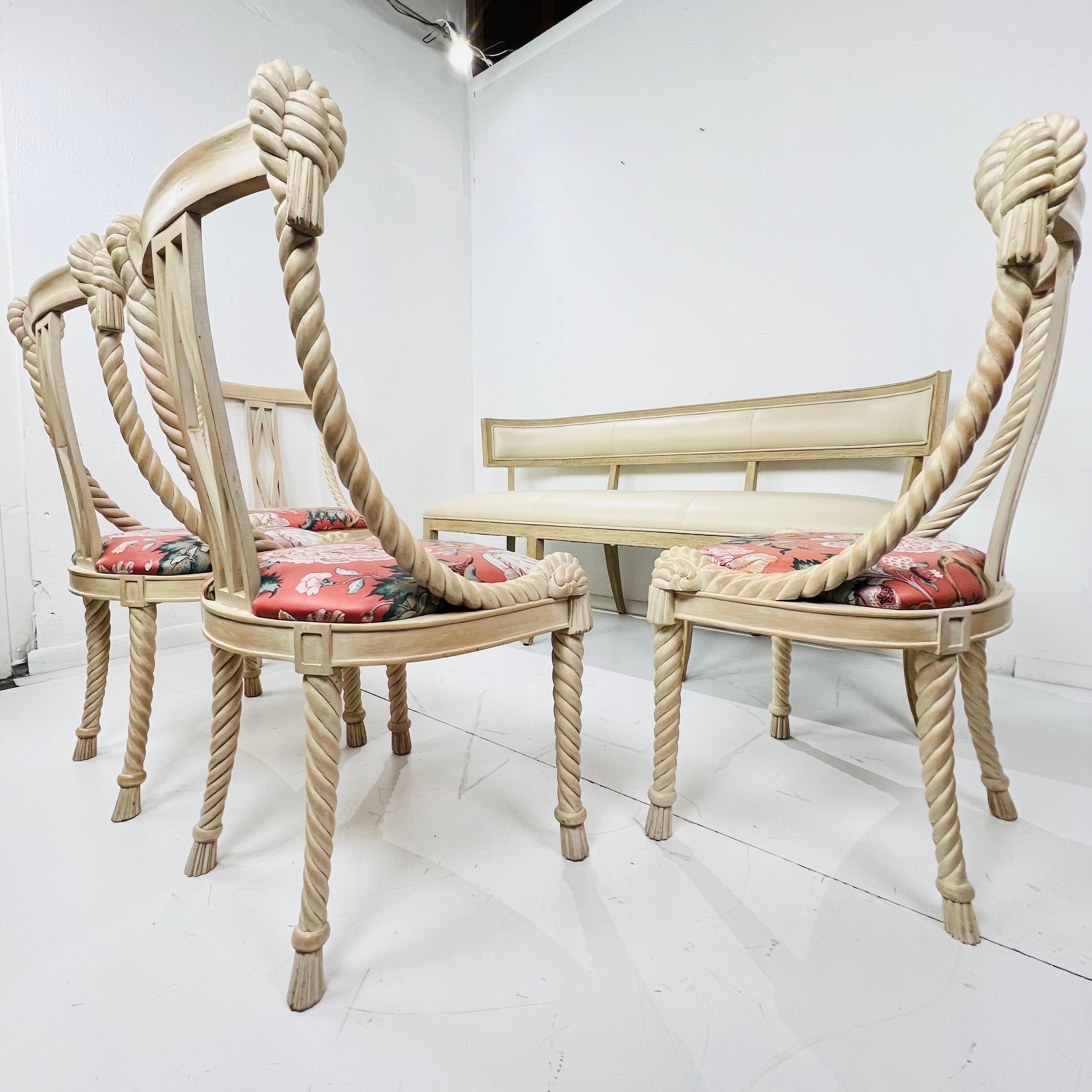 Ensemble de 4 chaises de salle à manger en bois sculpté avec cordes et glands en vente 7
