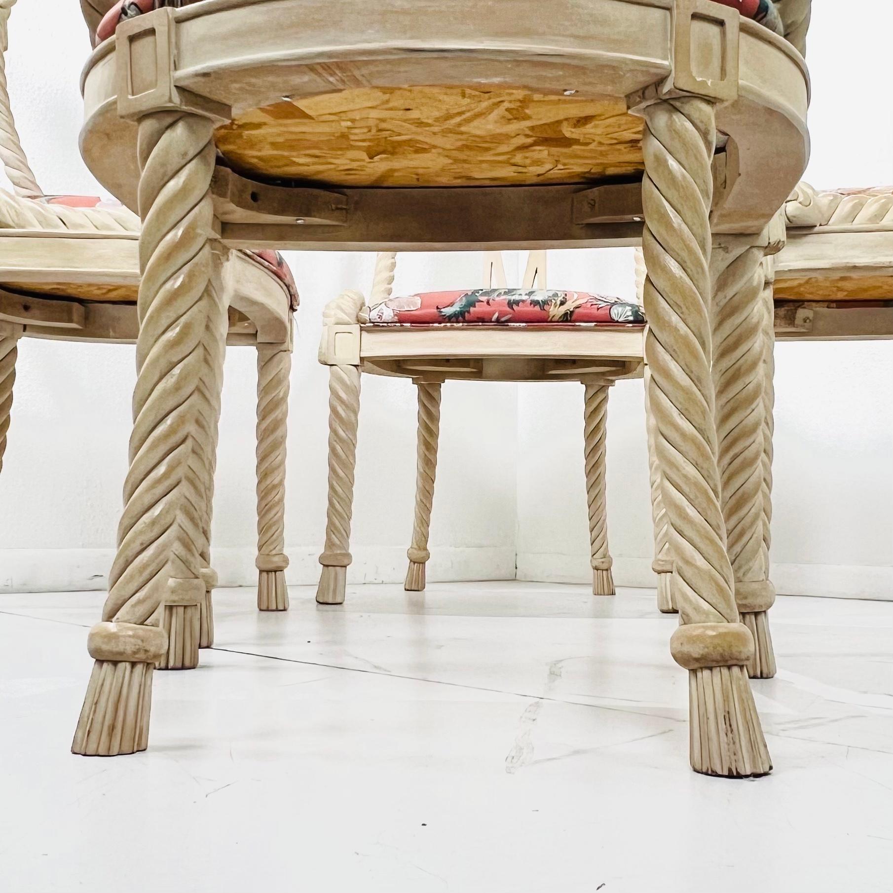 Ensemble de 4 chaises de salle à manger en bois sculpté avec cordes et glands en vente 14