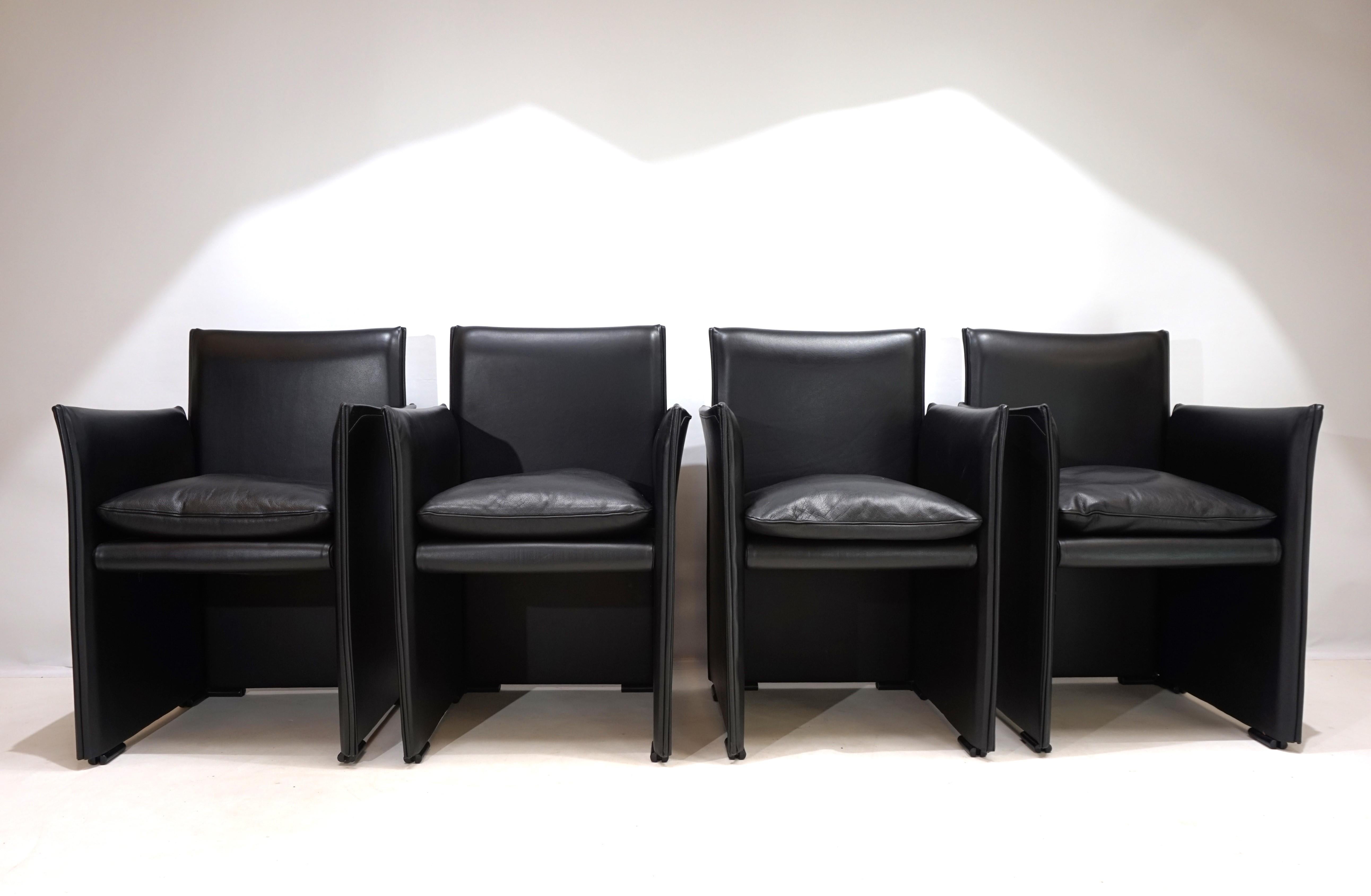 Italiano Set di 4 sedie da pranzo in pelle Cassina Break 401 di Mario Bellini, 1970