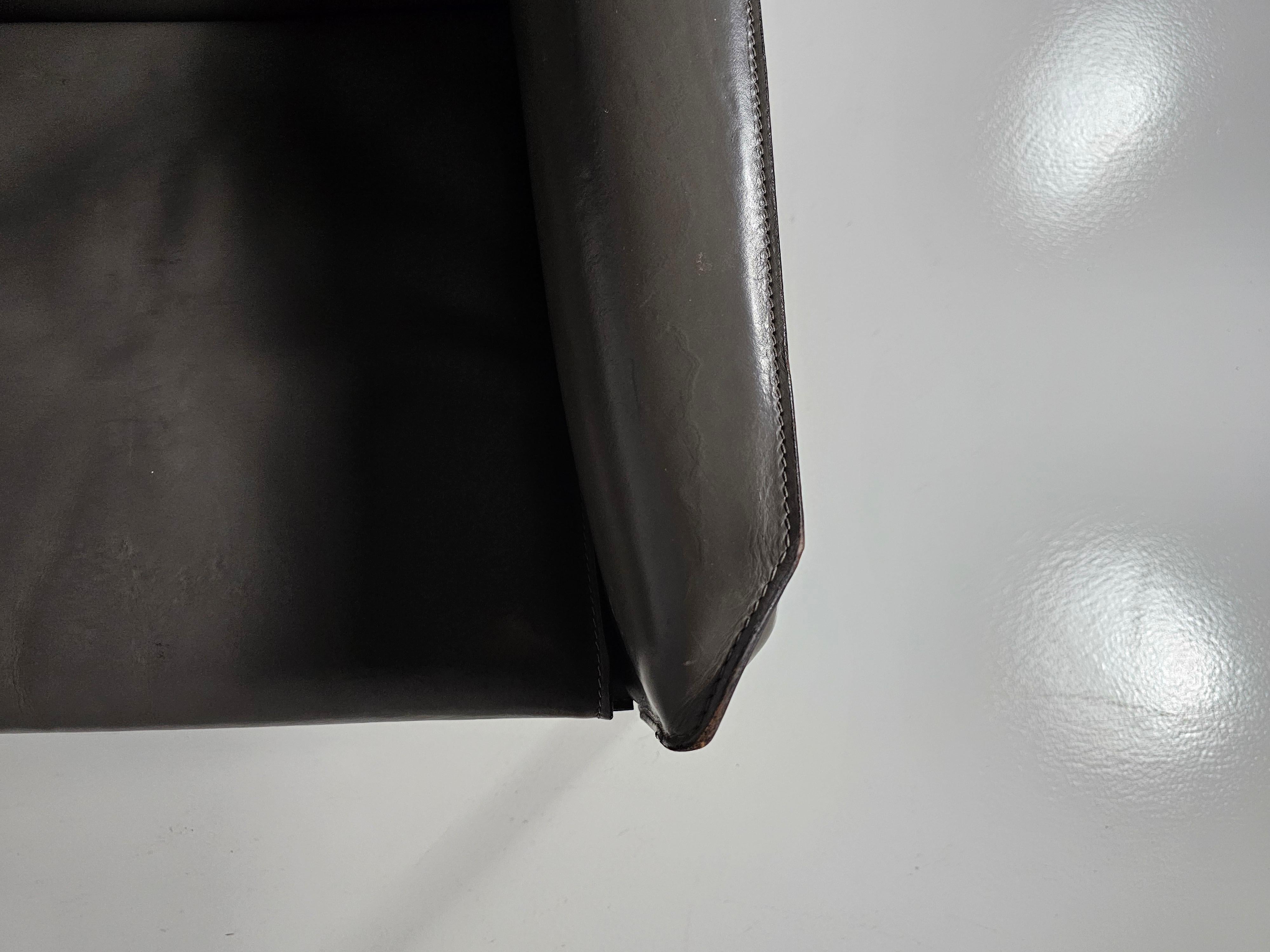 Set of 2 Cassina CAB-414 armchairs in grey leather by Mario Bellini, 1980s For Sale 3