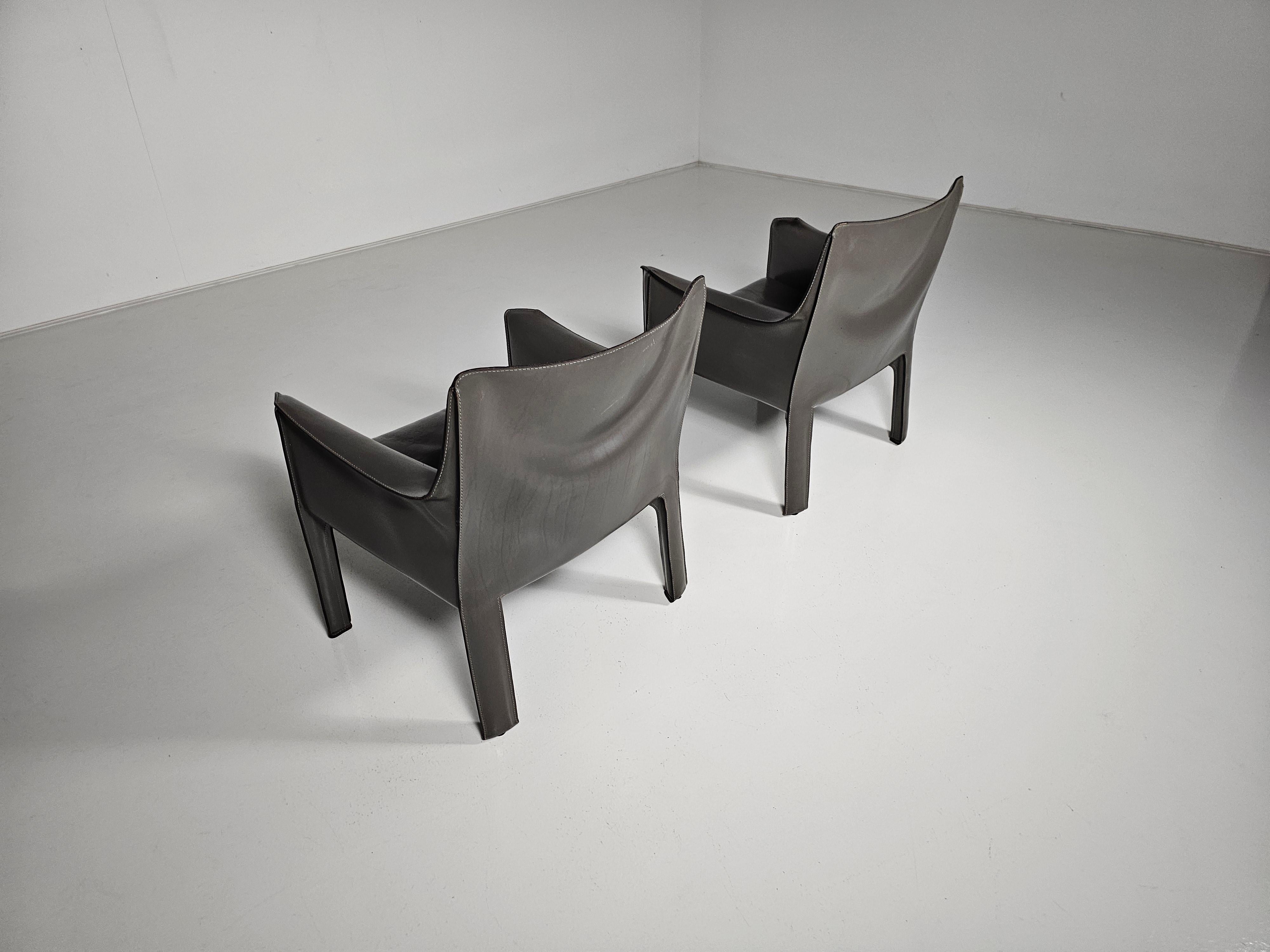 Set of 2 Cassina CAB-414 armchairs in grey leather by Mario Bellini, 1980s For Sale 4