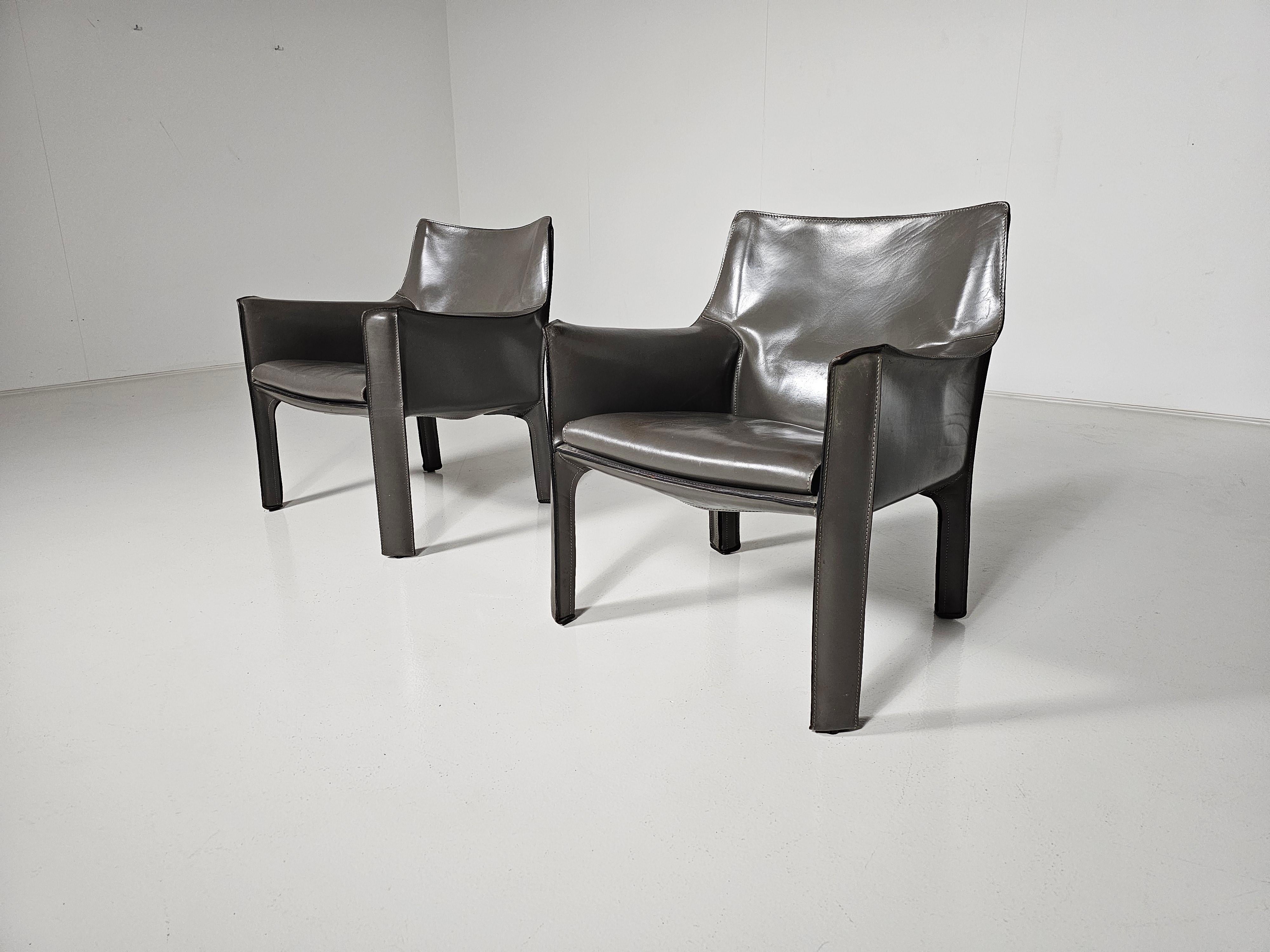 Mid-Century Modern Set of 2 Cassina CAB-414 armchairs in grey leather by Mario Bellini, 1980s For Sale