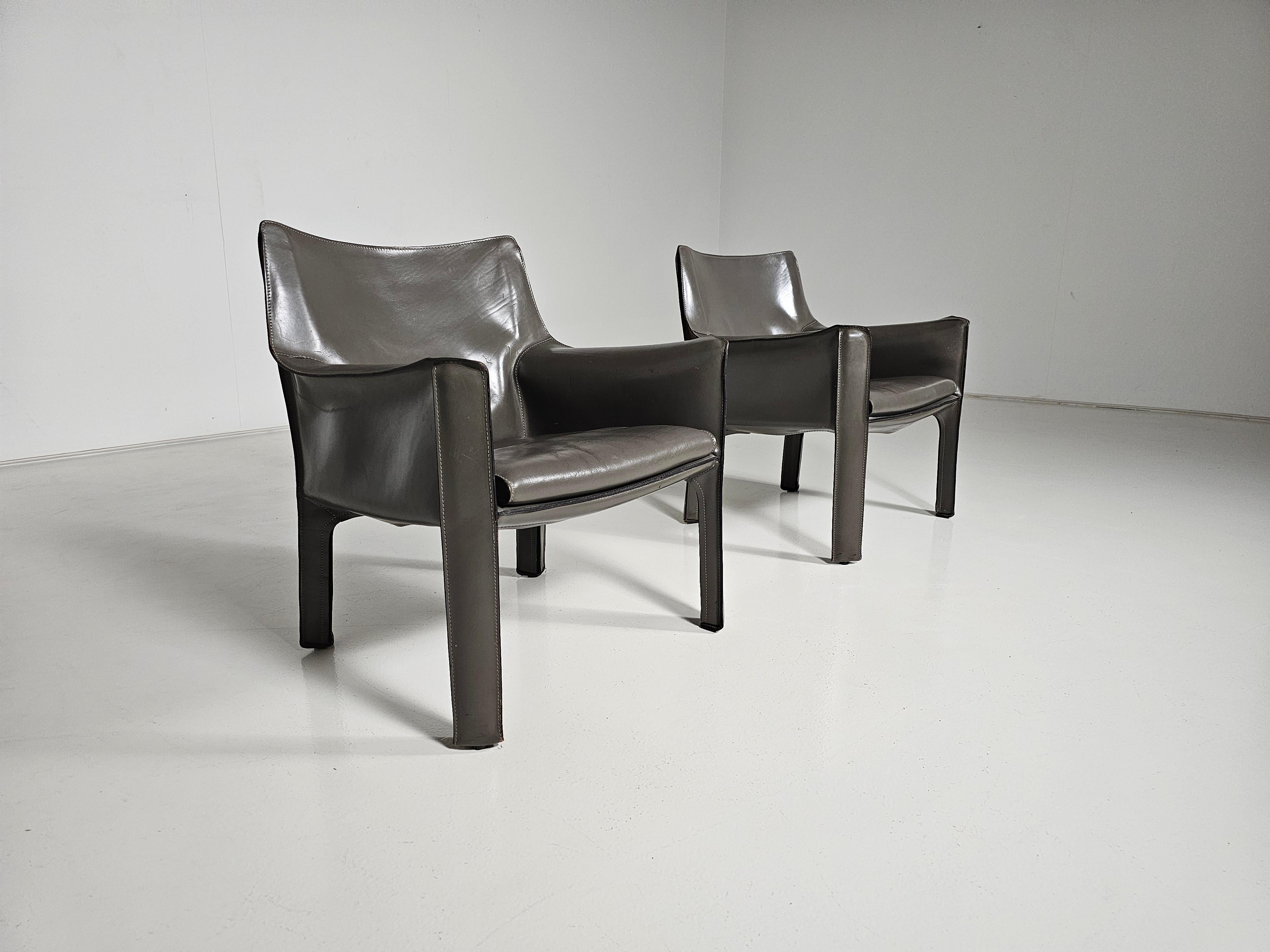 Italian Set of 2 Cassina CAB-414 armchairs in grey leather by Mario Bellini, 1980s For Sale