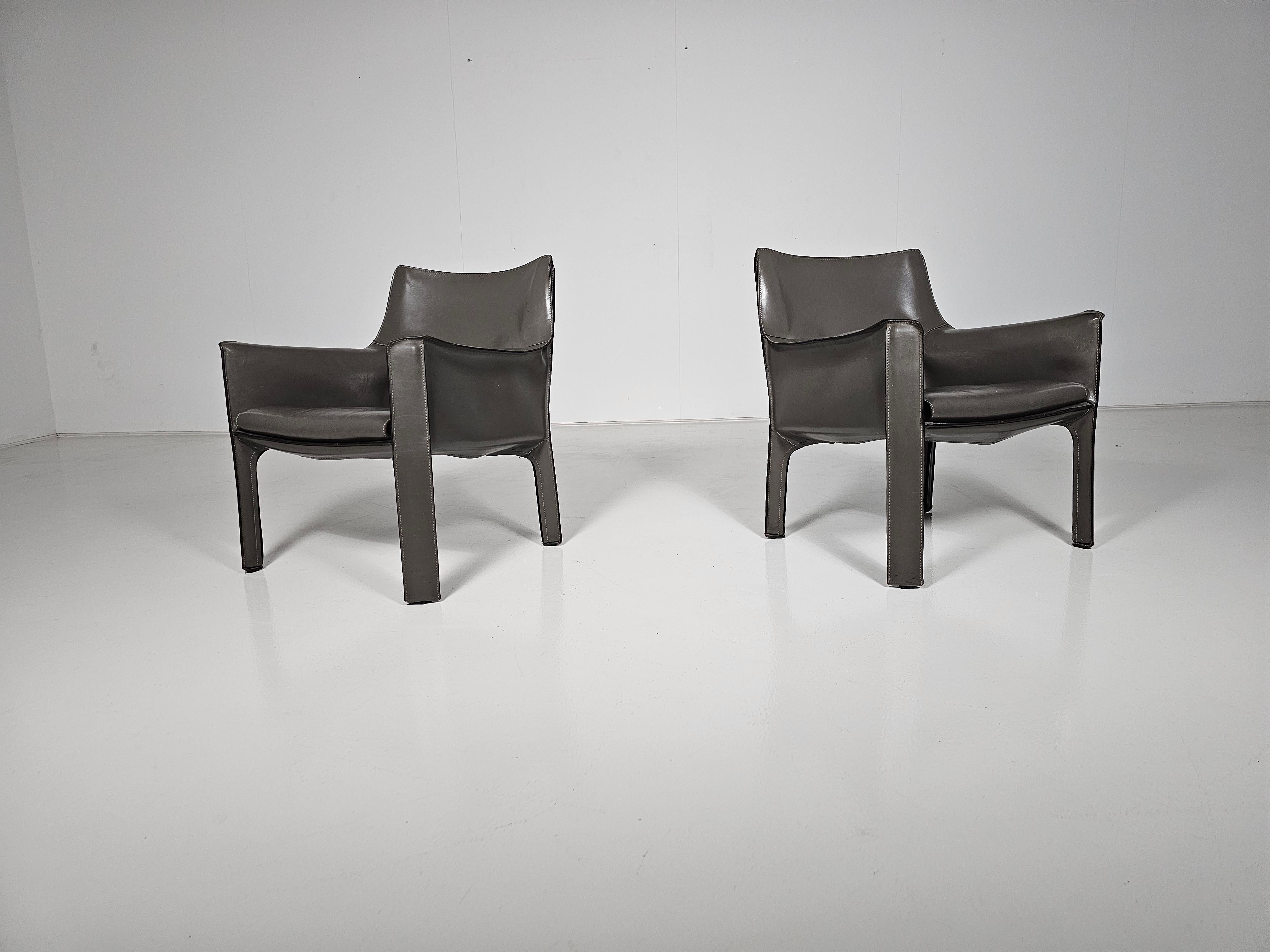 Late 20th Century Set of 2 Cassina CAB-414 armchairs in grey leather by Mario Bellini, 1980s For Sale