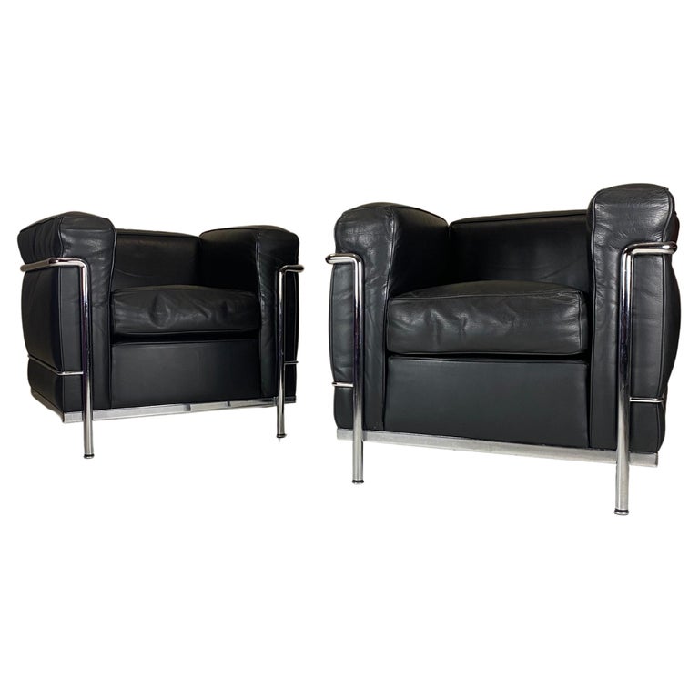 Ensemble de 4 fauteuils Cassina LC2 par Perriand, Le Corbusier and  Jeanneret En vente sur 1stDibs