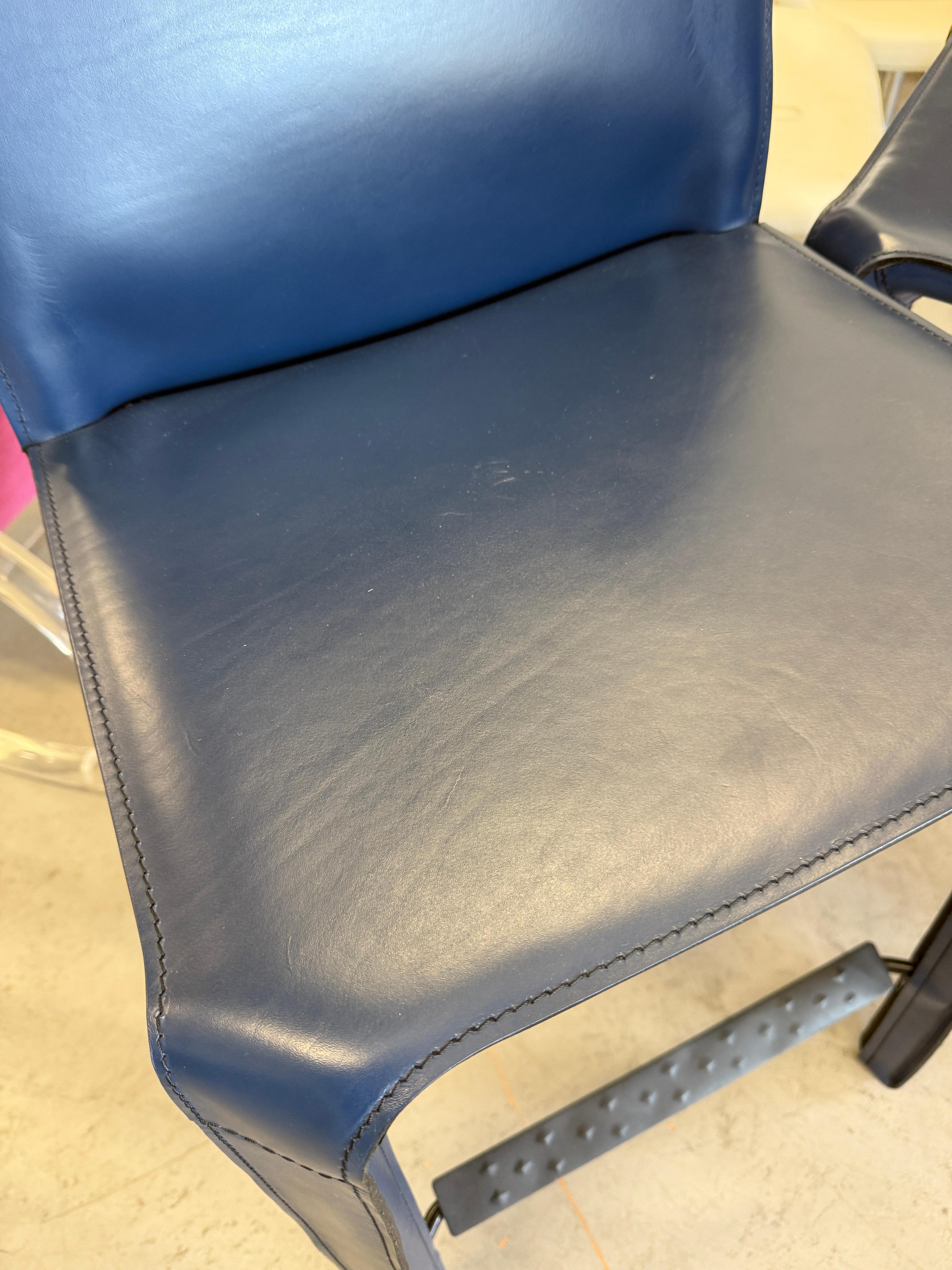 Set of 4 Cassina Mario Bellini Cab 410 Blue Leather Counter Stools In Good Condition For Sale In Palm Springs, CA