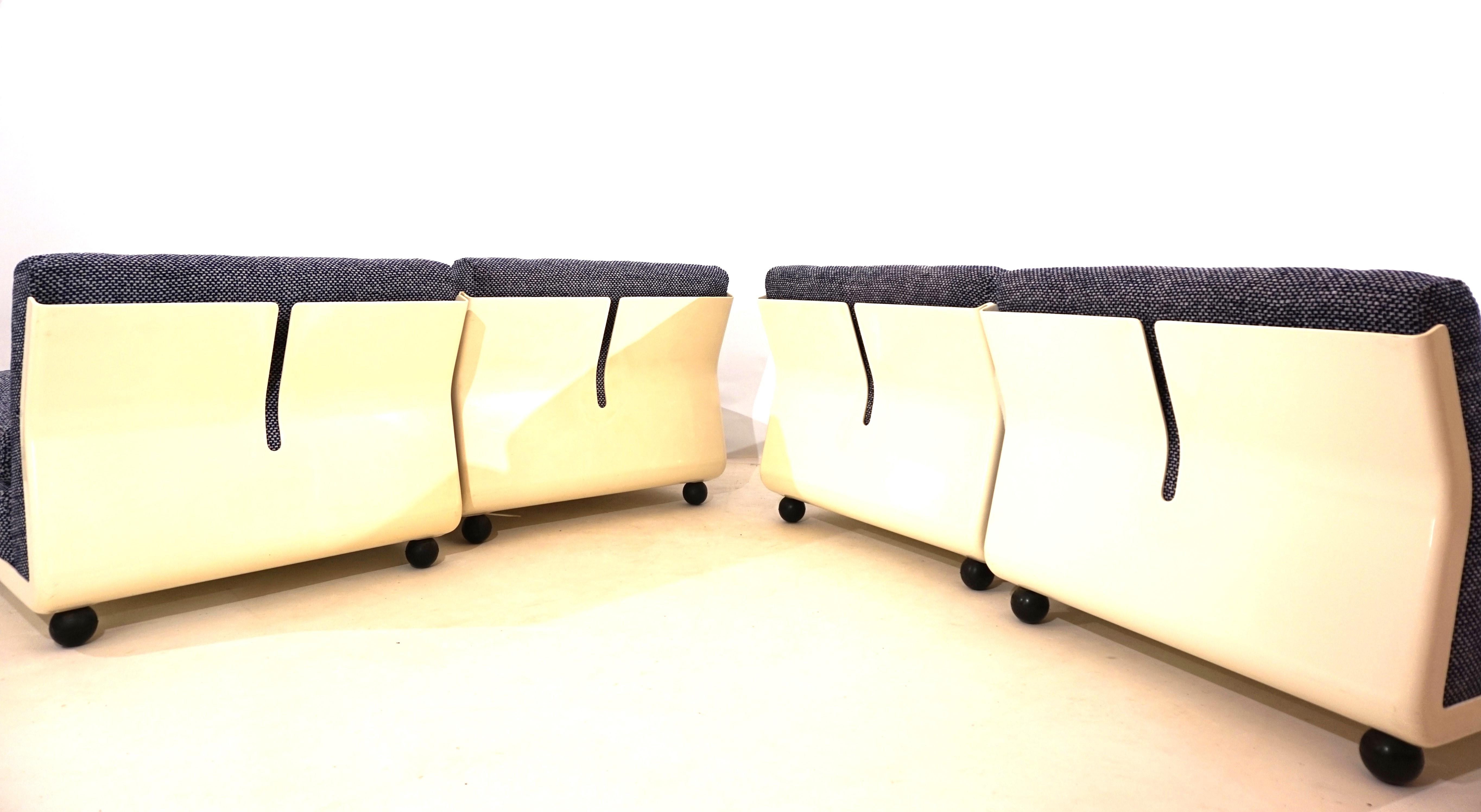 Late 20th Century Set of 4 C&B Italia Amanta lounge chairs by Mario Bellini For Sale