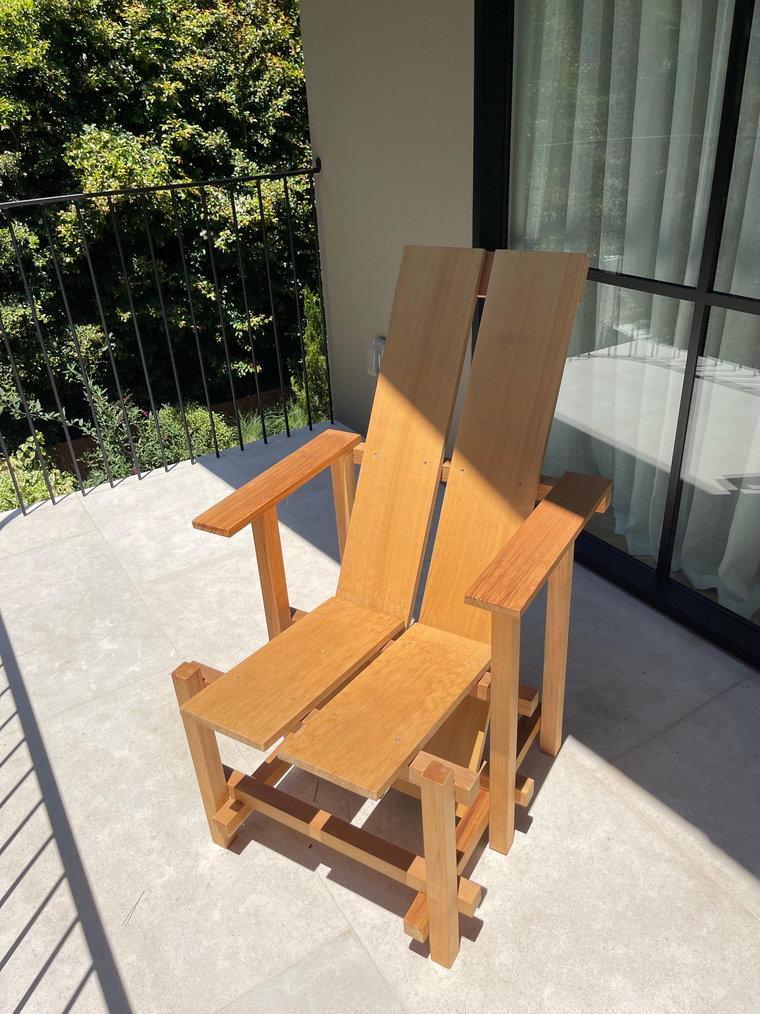 Mid-Century Modern Set of 4 Cedar, Geometric Outdoor Chairs Inspired by Gerrit Rietveld For Sale