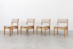 Satz von vier Cees Braakman für Pastoe Modell SA07 Buchenstühlen mit blassgrauen Sitzen