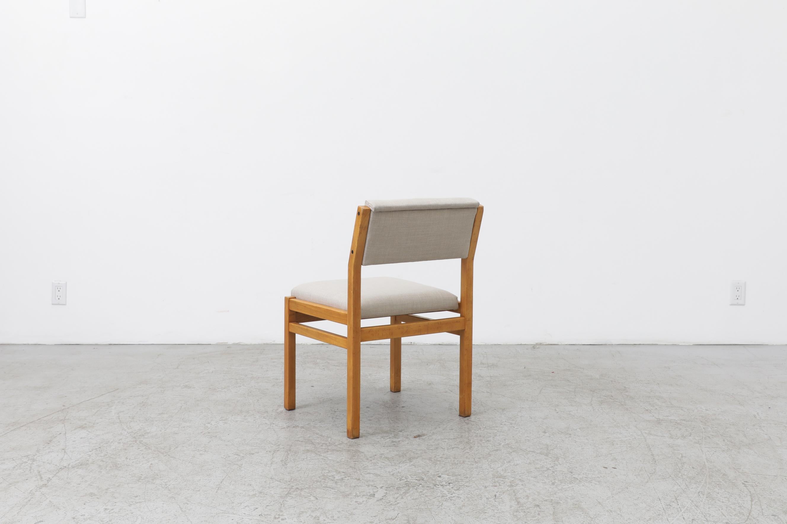 Ensemble de 4 chaises en hêtre Cees Braakman pour Beeche, modèle SA07, avec assise en gris perle en vente 1