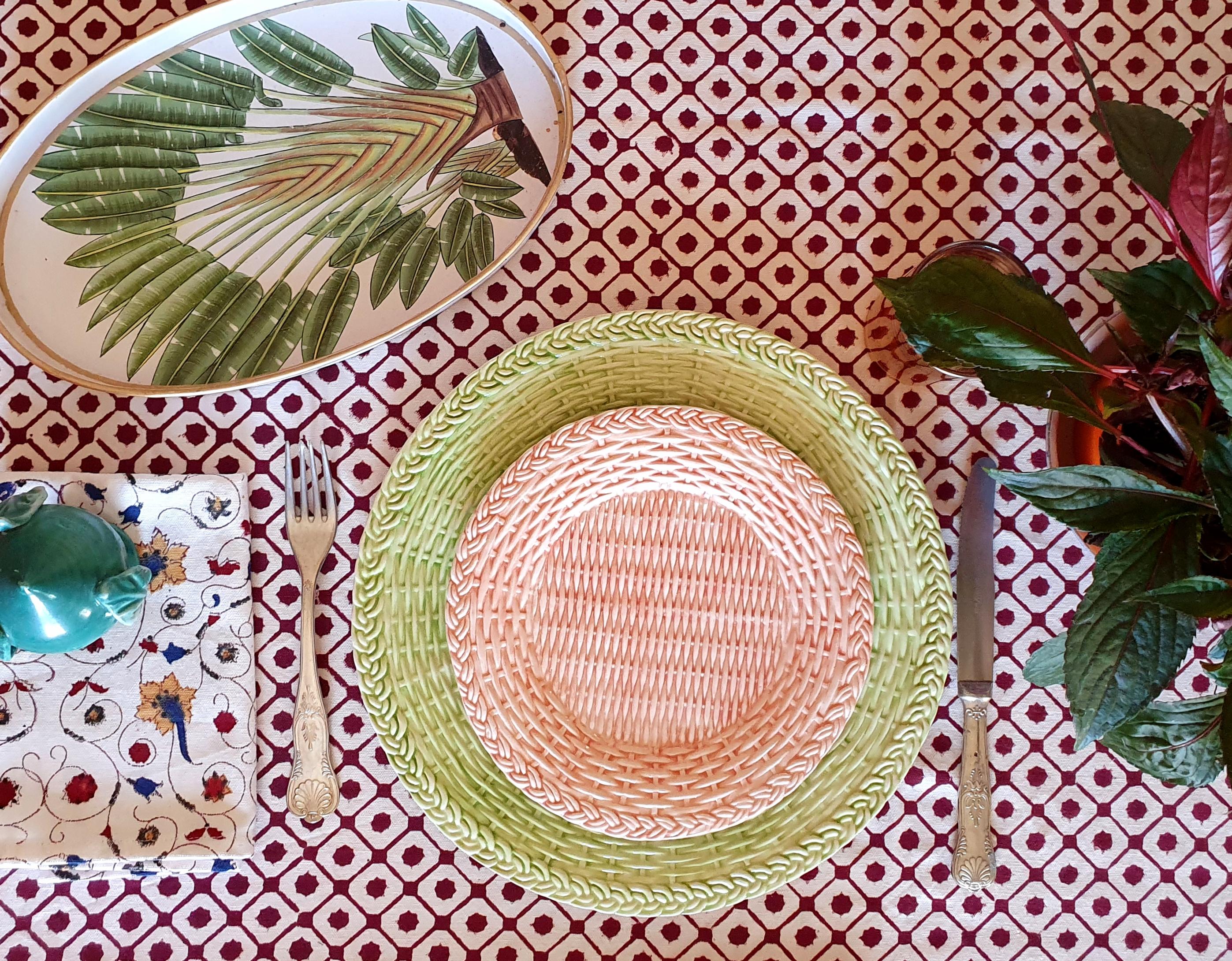 Mid-Century Modern Set of 4 Ceramic Dinner Wicker Pink Plates Made in Italy For Sale