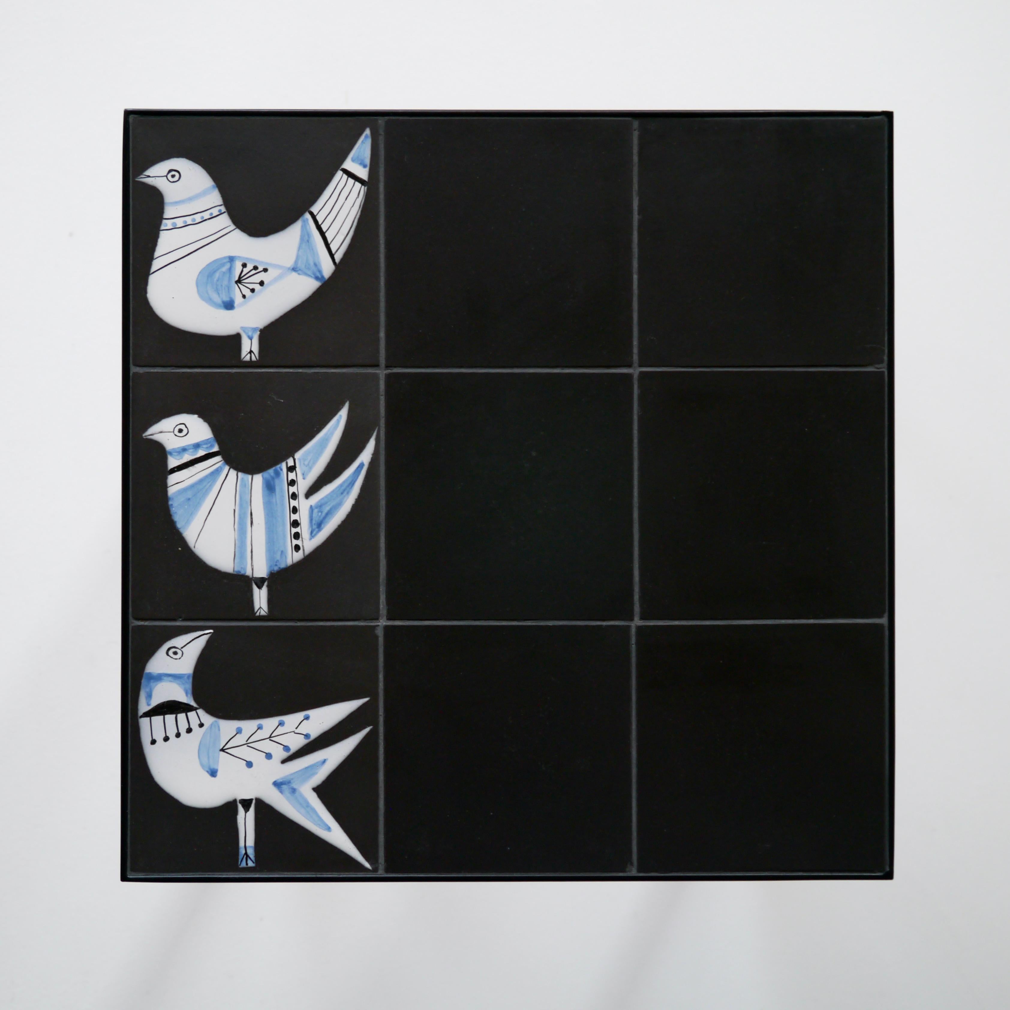 Français Ensemble de 4 tables d'appoint en céramique Roger Capron, Vallauris, vers 1960 en vente