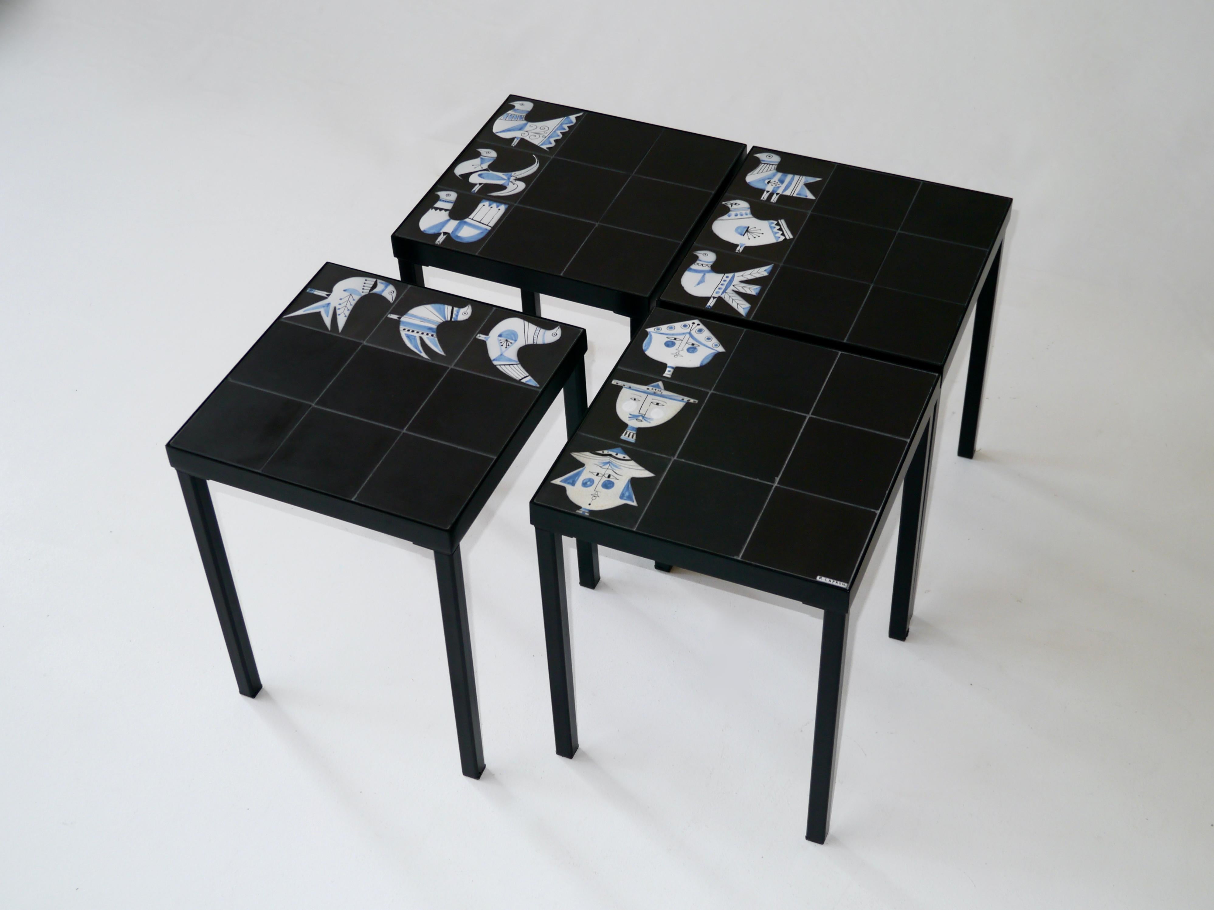Ensemble de 4 tables d'appoint en céramique Roger Capron, Vallauris, vers 1960 en vente 1
