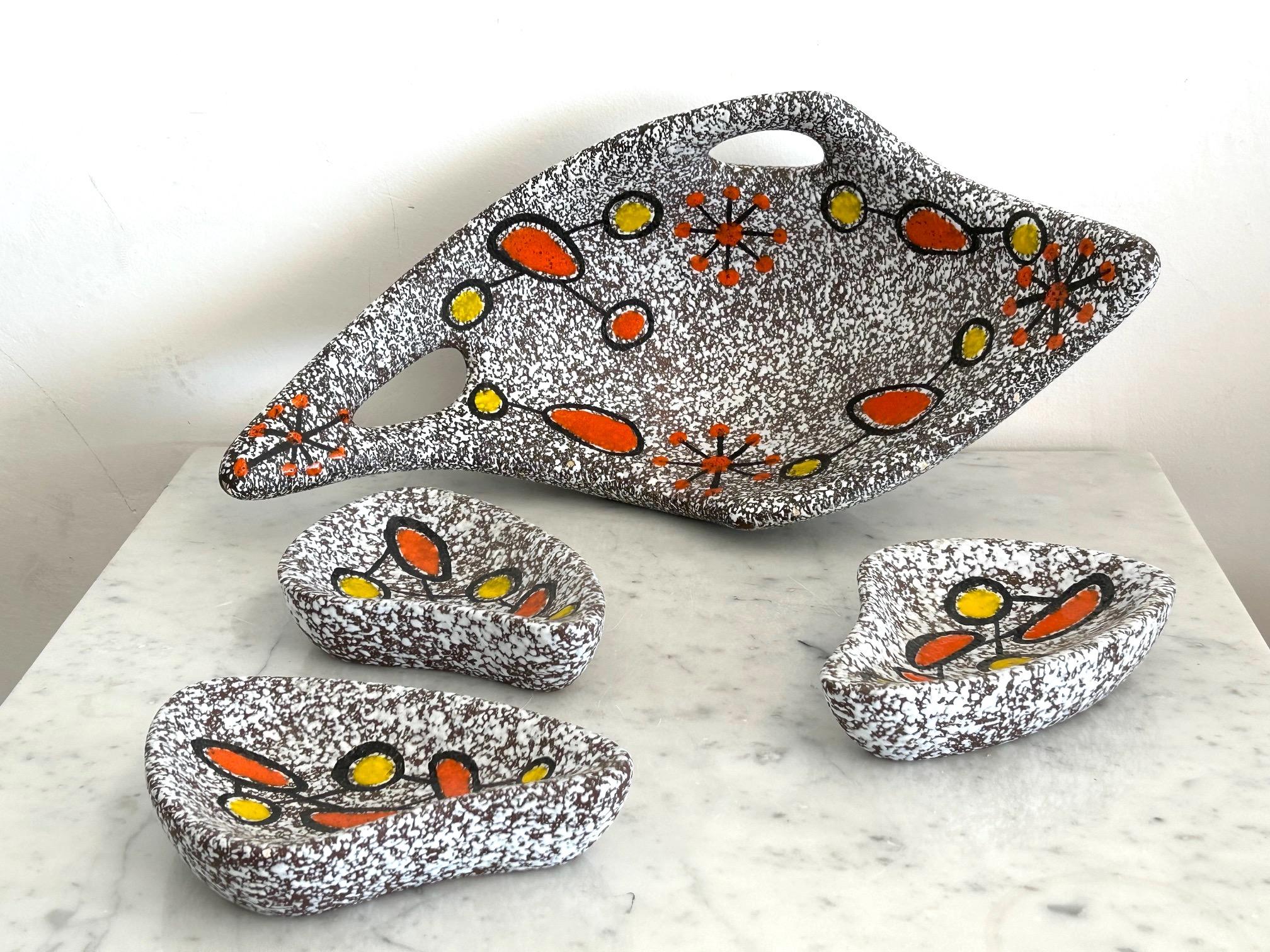 Francese Set of 4 ceramic pieces by Dominique Marino, Le Vaucour, Vallauris, circa 1960 in vendita
