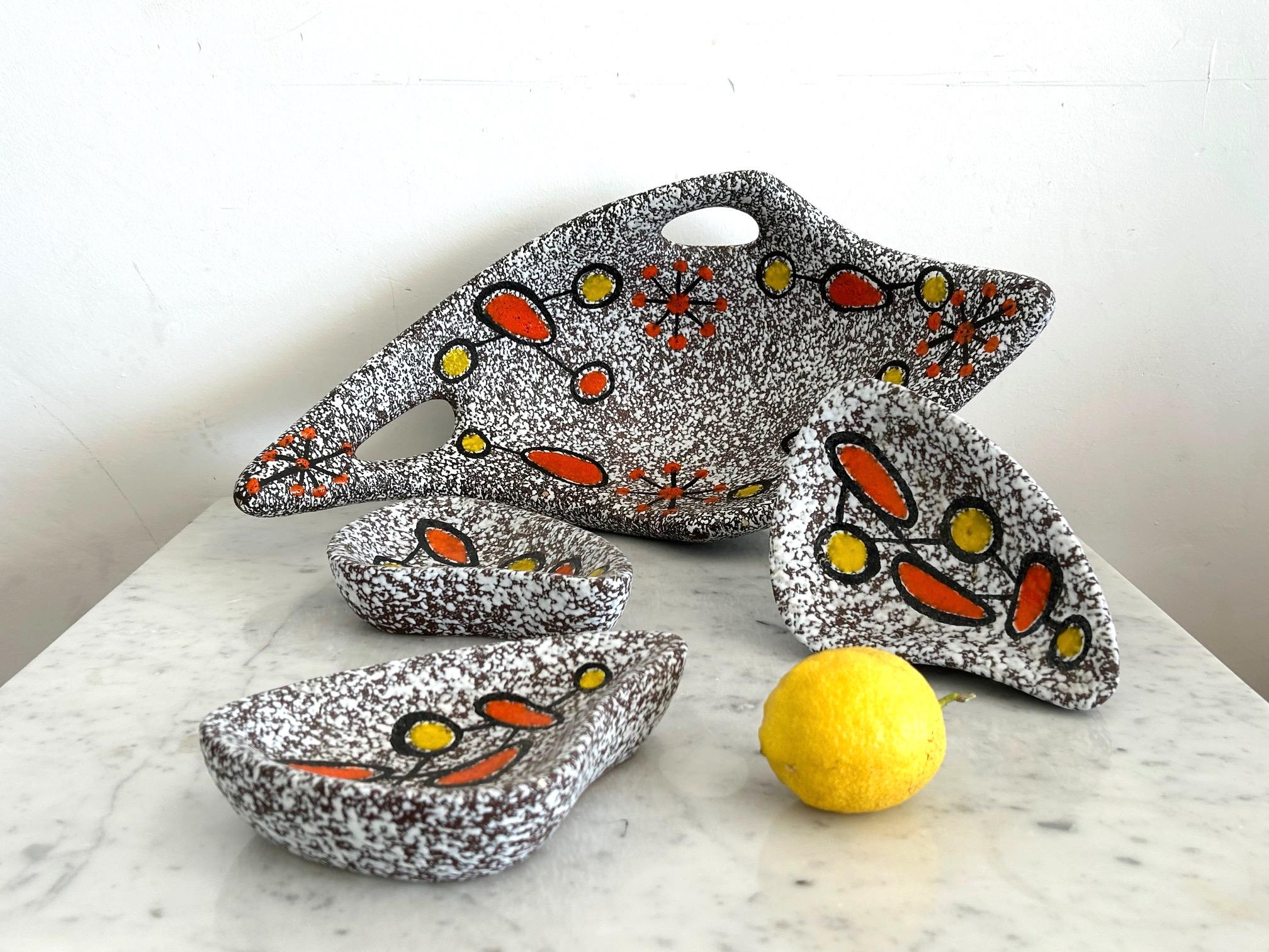 Set of 4 ceramic pieces by Dominique Marino, Le Vaucour, Vallauris, circa 1960 In condizioni buone in vendita a LE CANNET, FR