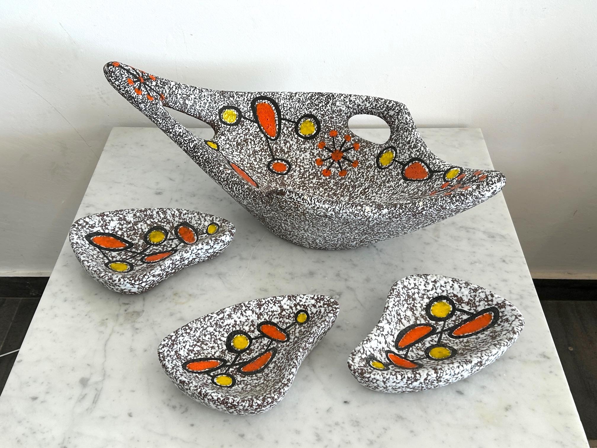 Metà XX secolo Set of 4 ceramic pieces by Dominique Marino, Le Vaucour, Vallauris, circa 1960 in vendita