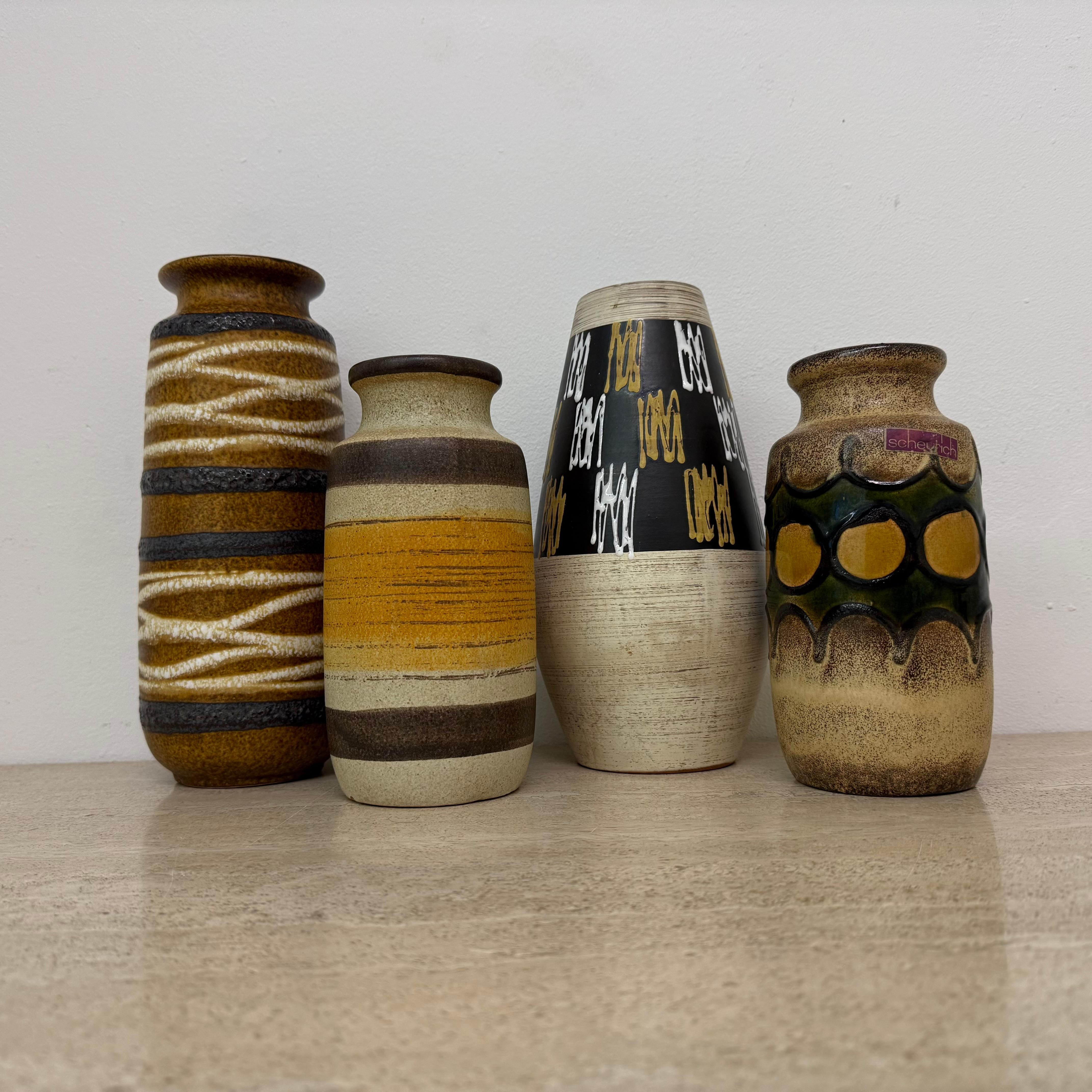 Juego de 4 jarrones de cerámica de scheurich alemania occidental , años 70 finales del siglo XX en venta