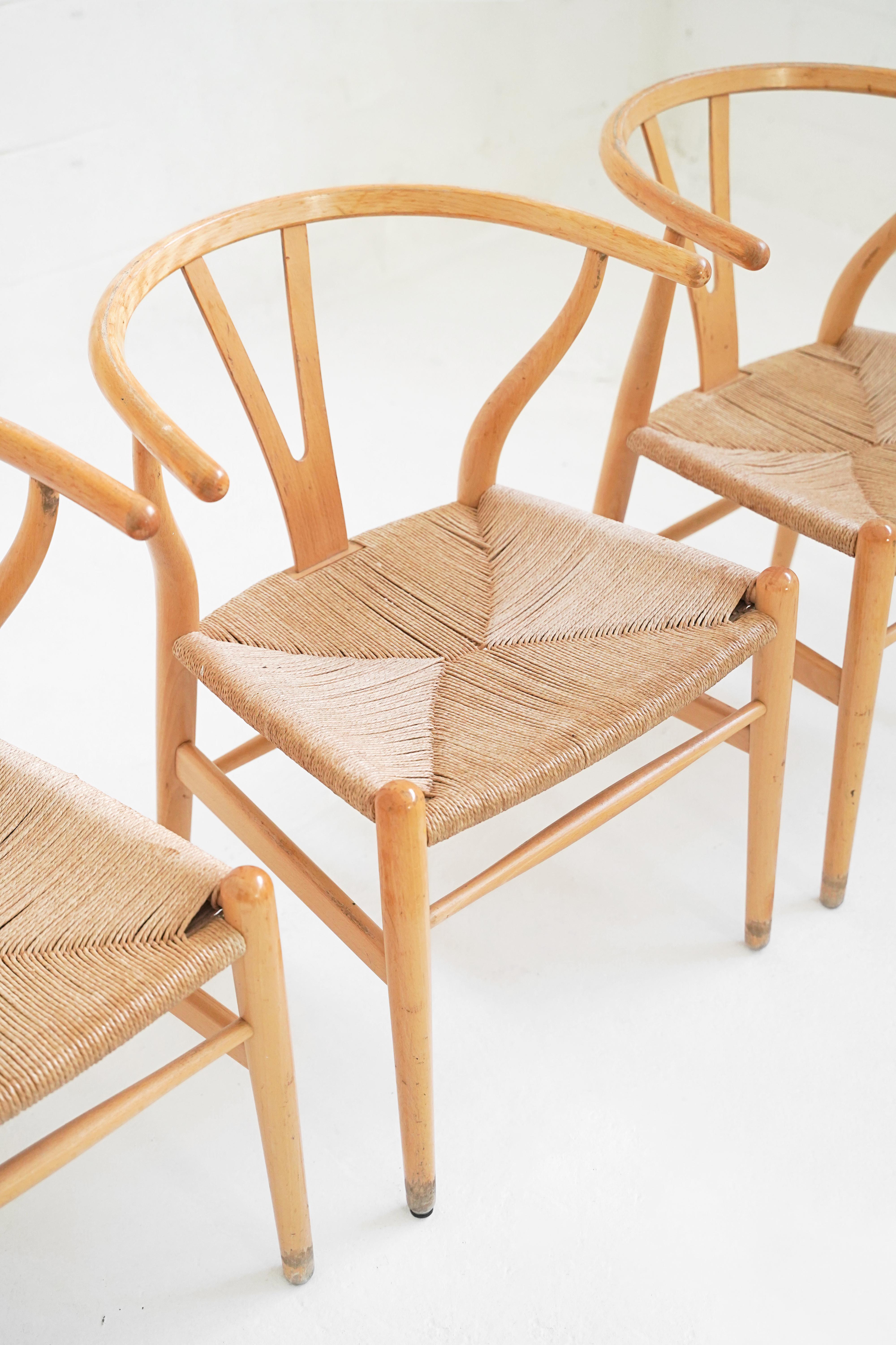 Mid-Century Modern Set of 4 CH24 Wishbone Dining Chairs by Hans Wegner for Carl Hansen & Søn