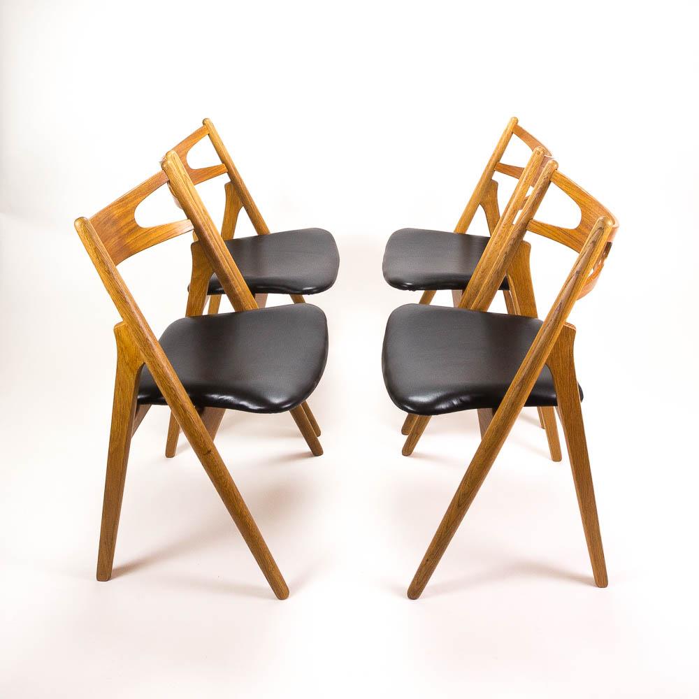 Set of 4 CH29 Sawbuck Dining Chairs by Hans Wegner for Carl Hansen & Søn For Sale 3