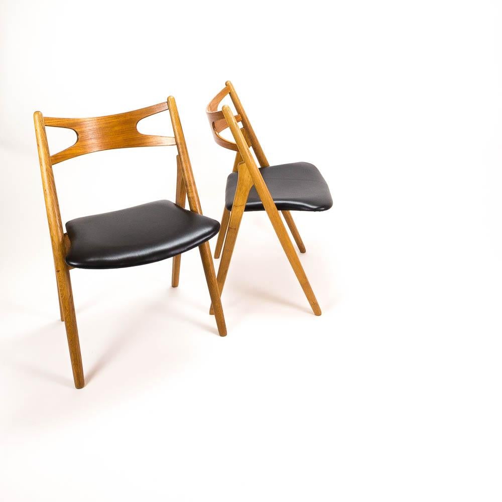 Mid-20th Century Set of 4 CH29 Sawbuck Dining Chairs by Hans Wegner for Carl Hansen & Søn For Sale